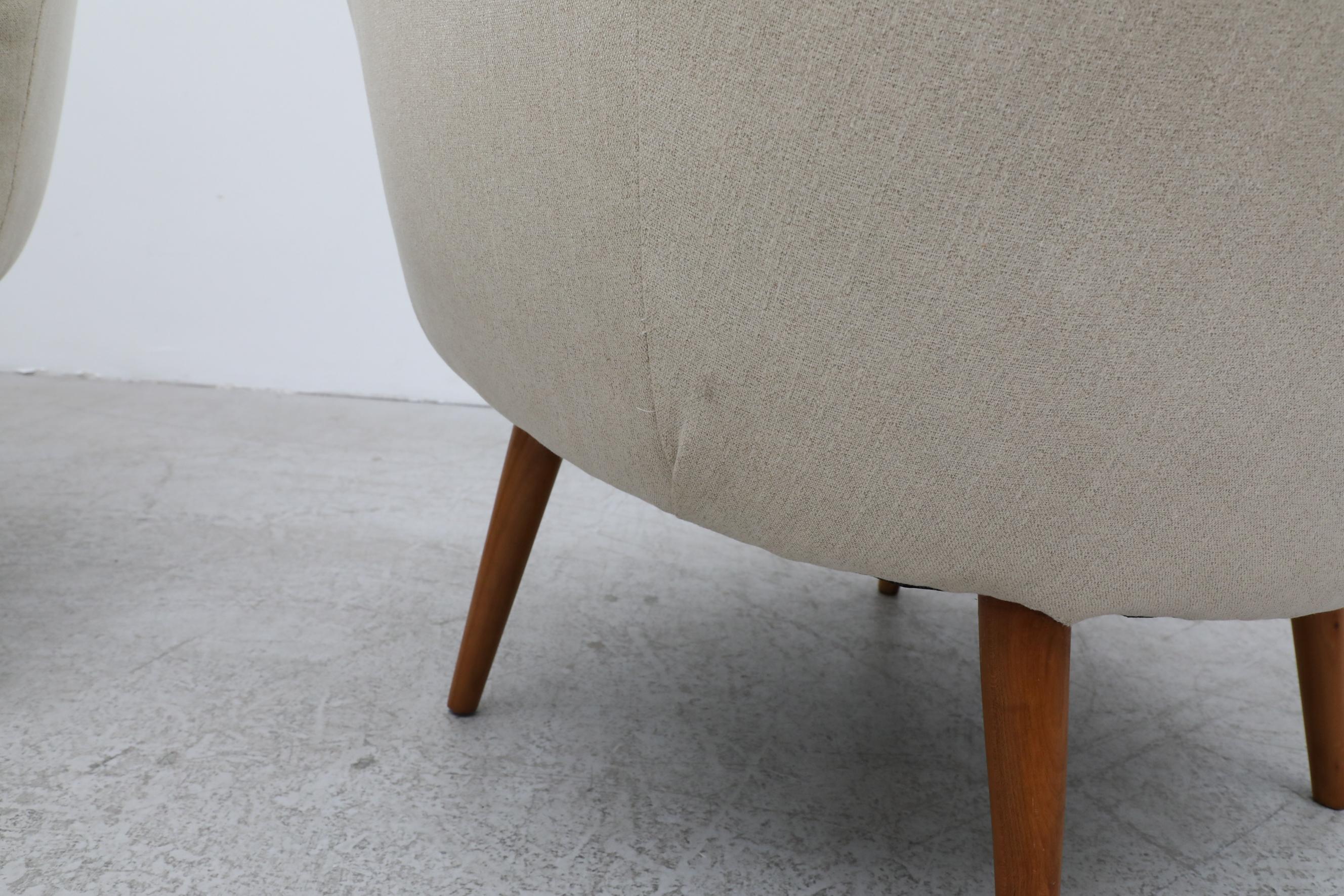 Carl Malmsten 'Attr' Weiß gepolstert Schwedische Lounge Stühle mit Holzbeinen im Angebot 9