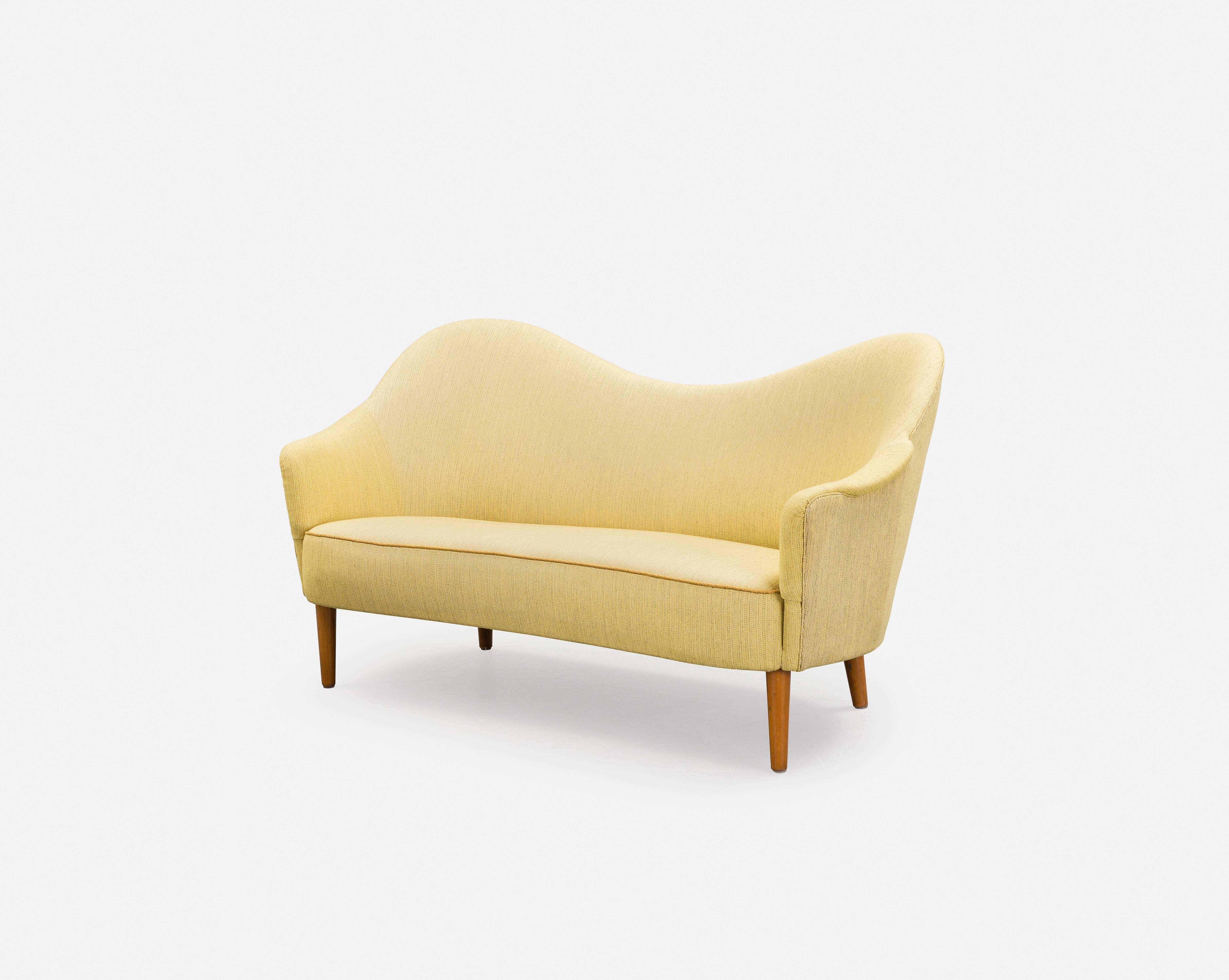 Carl Malmsten curved yellow Samspel sofa / loveseat, mid 20th Century, Sweden. In Good Condition In London, GB