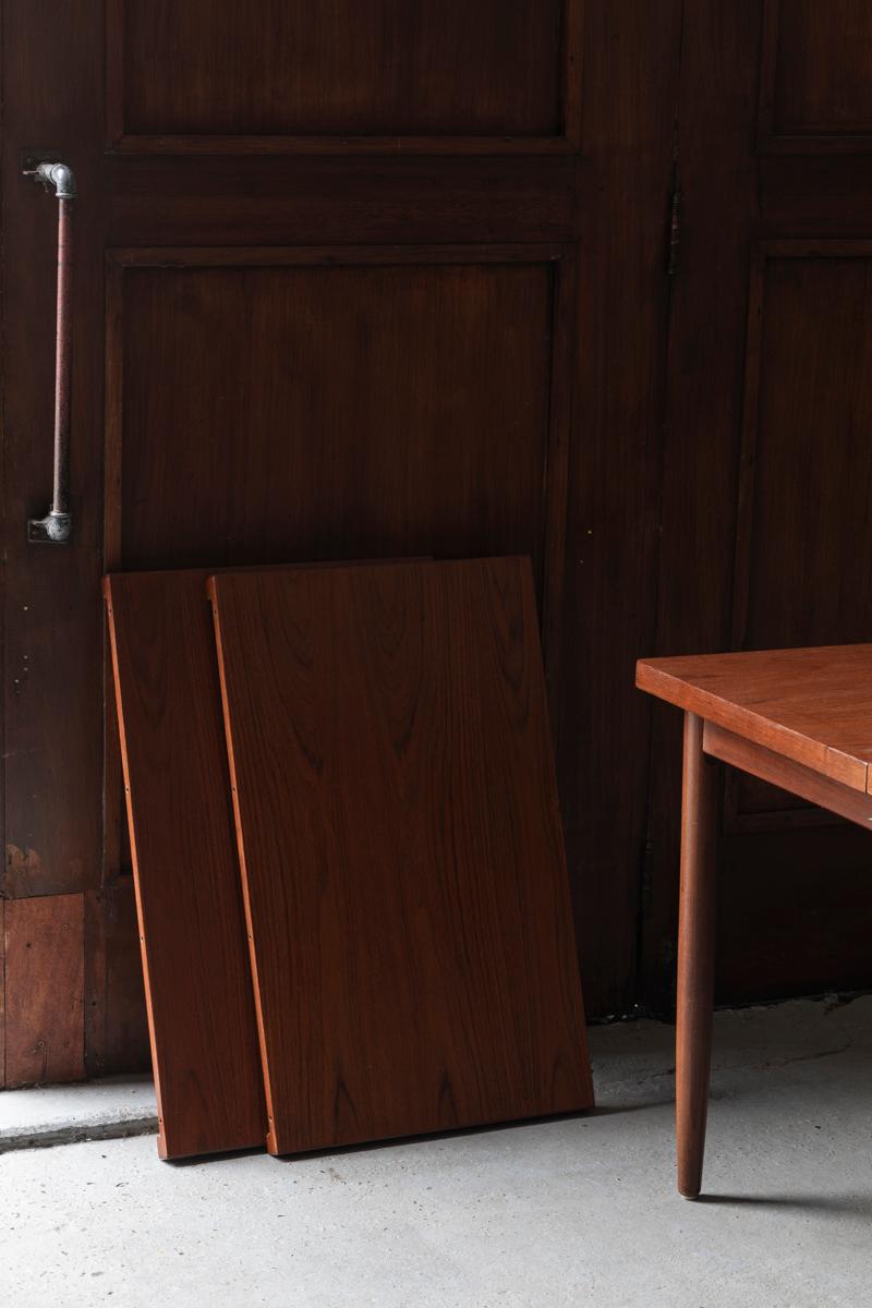 Extendable dining table in teak wood, rectangular design 2
