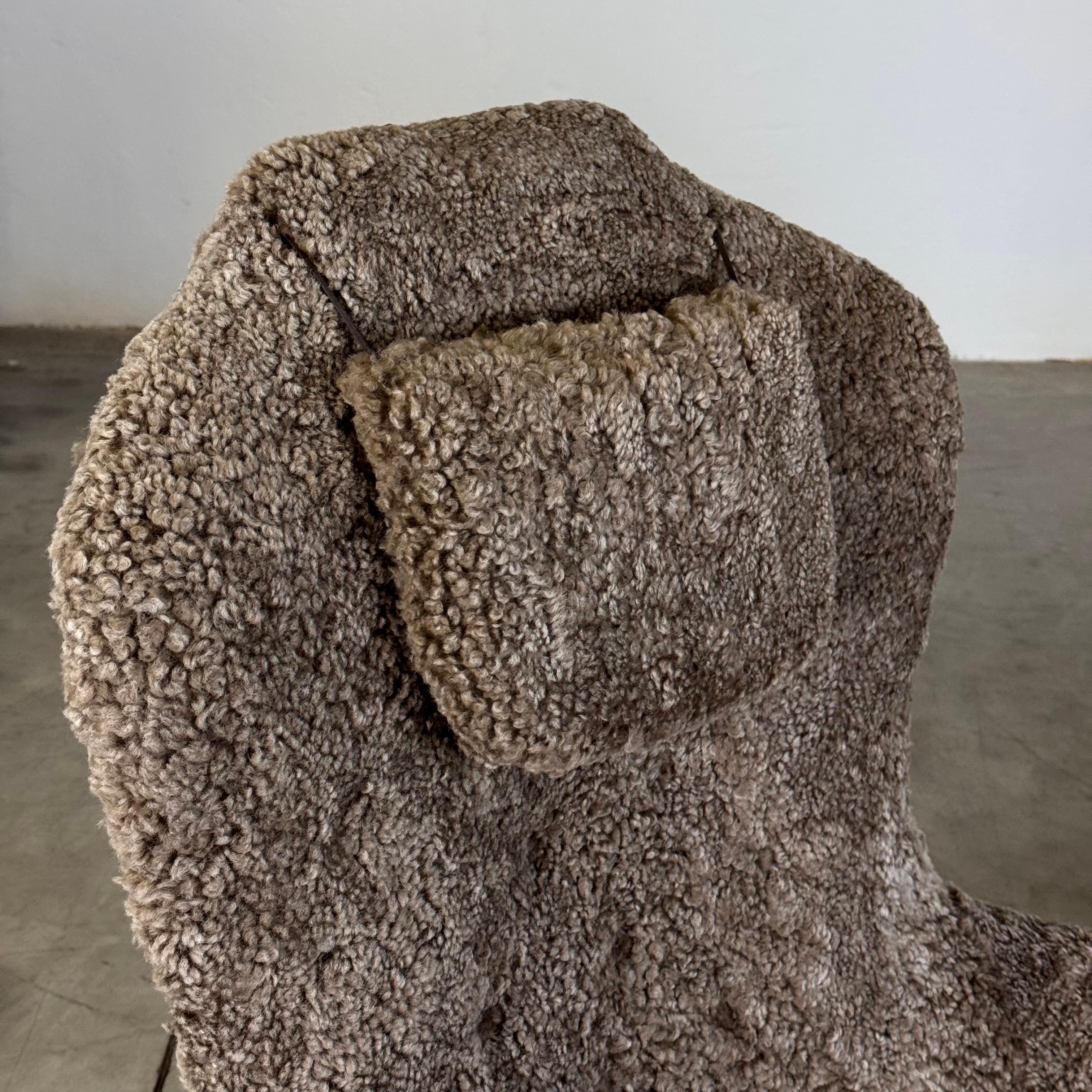 Carl Malmsten para O.H. Sillón Sjögren 'Farmor' en lana de cordero gris, años 50 en venta 6