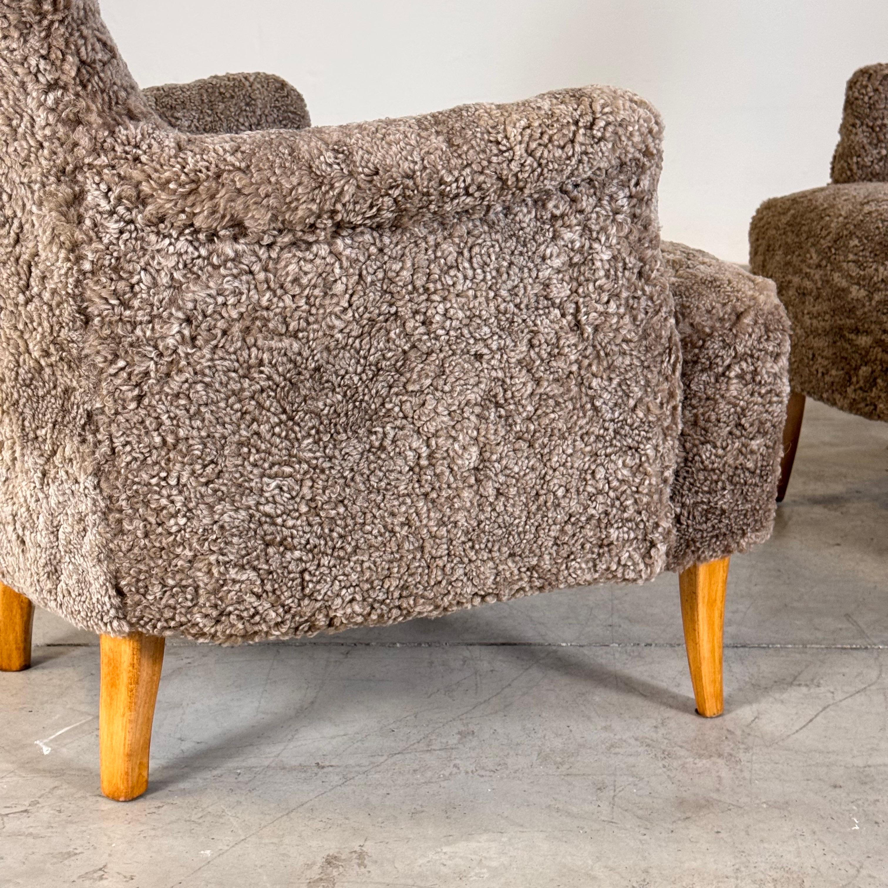 Carl Malmsten para O.H. Sillón Sjögren 'Farmor' en lana de cordero gris, años 50 mediados del siglo XX en venta