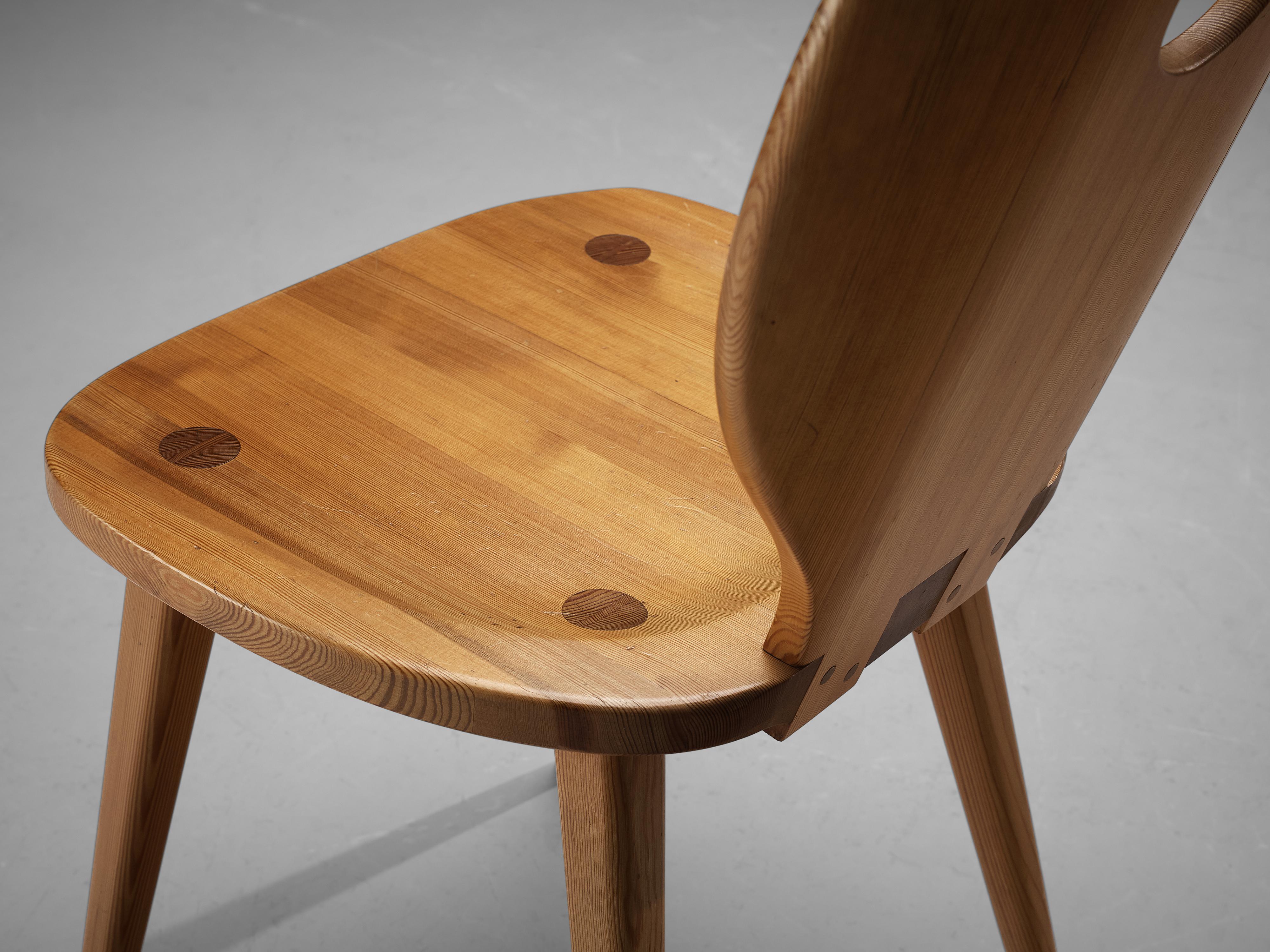 Carl Malmsten for Svensk Fur Set of Four 'Sörgården' Dining Chairs in Solid Pine For Sale 3