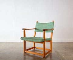Carl Malmsten Hangsits Sessel aus massivem Kiefernholz und grünem Stoff ca. 1947