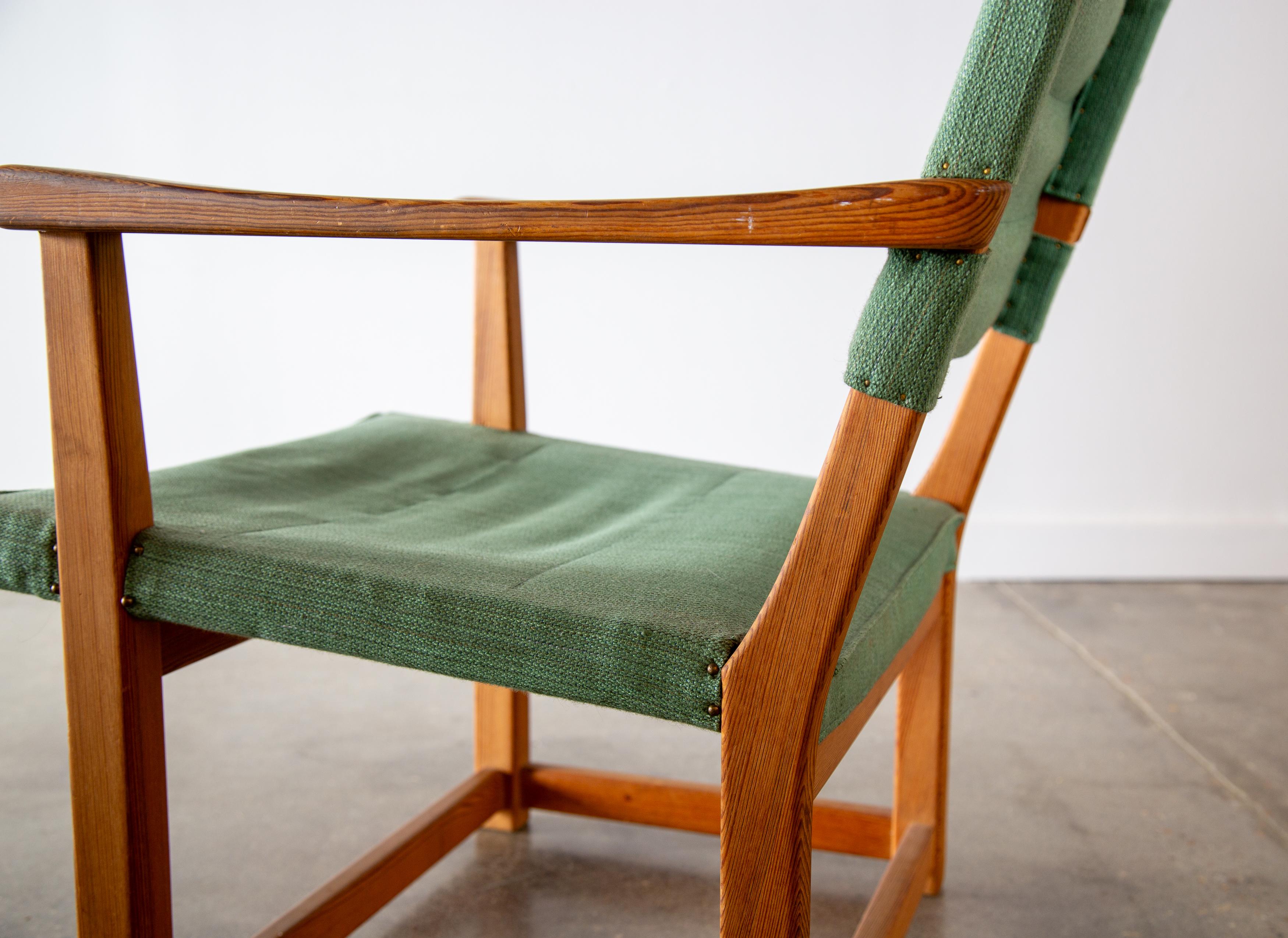 Carl Malmsten Hangsits Sessel aus massivem Kiefernholz und grünem Stoff ca. 1947 im Angebot 3