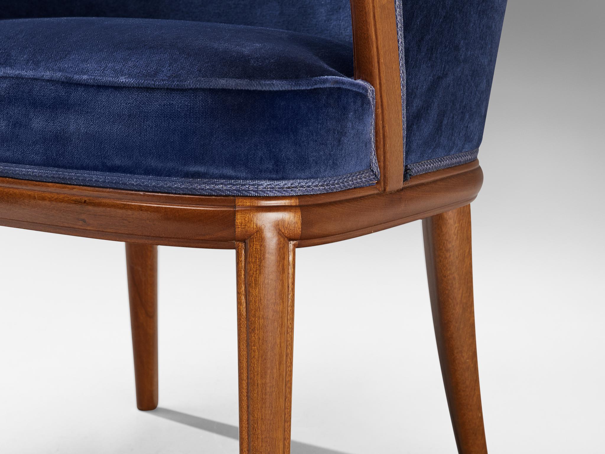 Carl Malmsten-Stuhl mit hoher Rückenlehne aus Mahagoni und blauer Polsterung  (Skandinavische Moderne) im Angebot