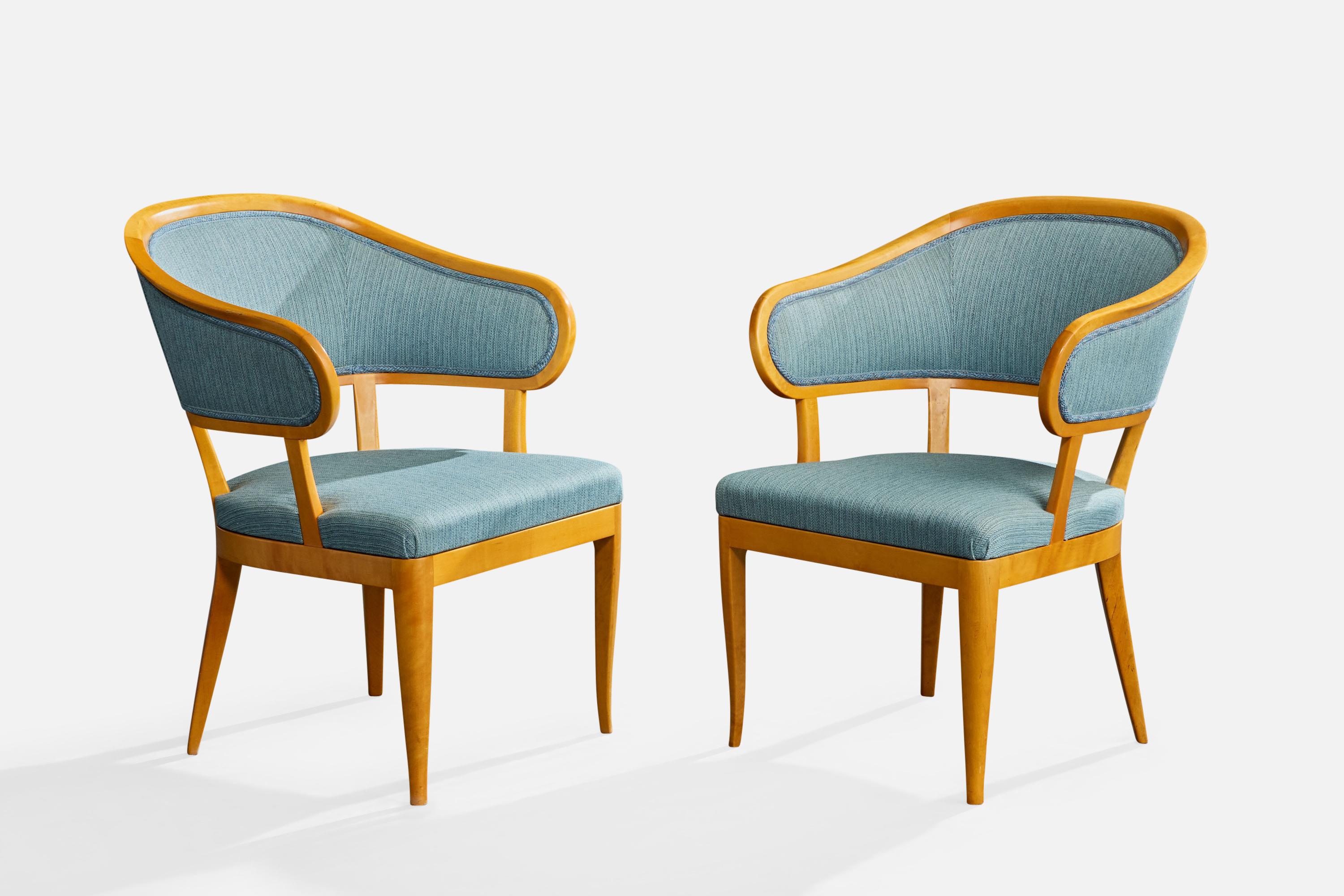 Coppia di sedie da salotto in betulla e tessuto blu, modello Jonas Love, disegnate e prodotte da Carl Malmsten, Svezia, anni '50 circa.

Lievi graffi alle gambe.

Dimensioni complessive (pollici): 31.75 