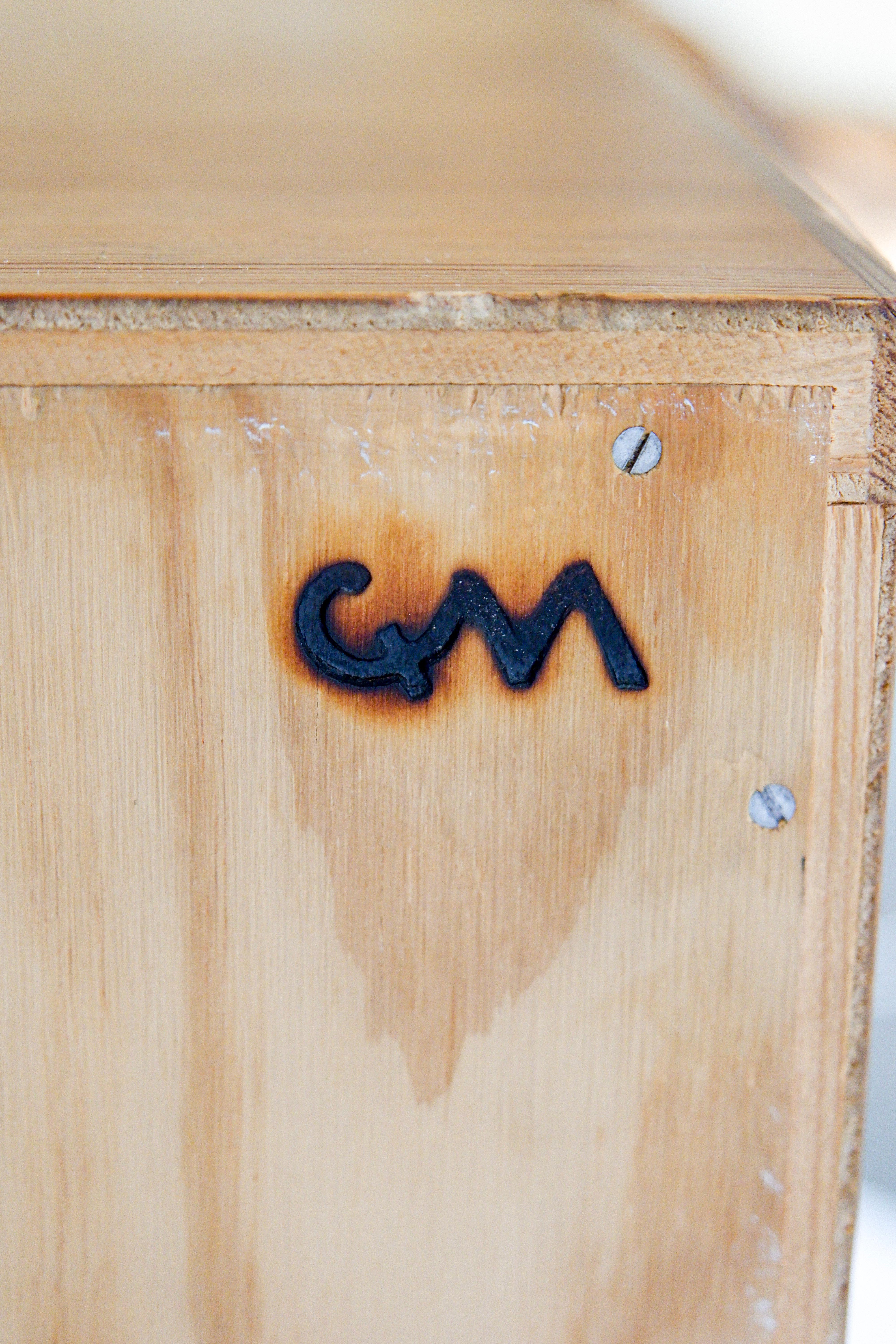 Carl Malmsten pine cabinet, circa 1950. For Sale 3