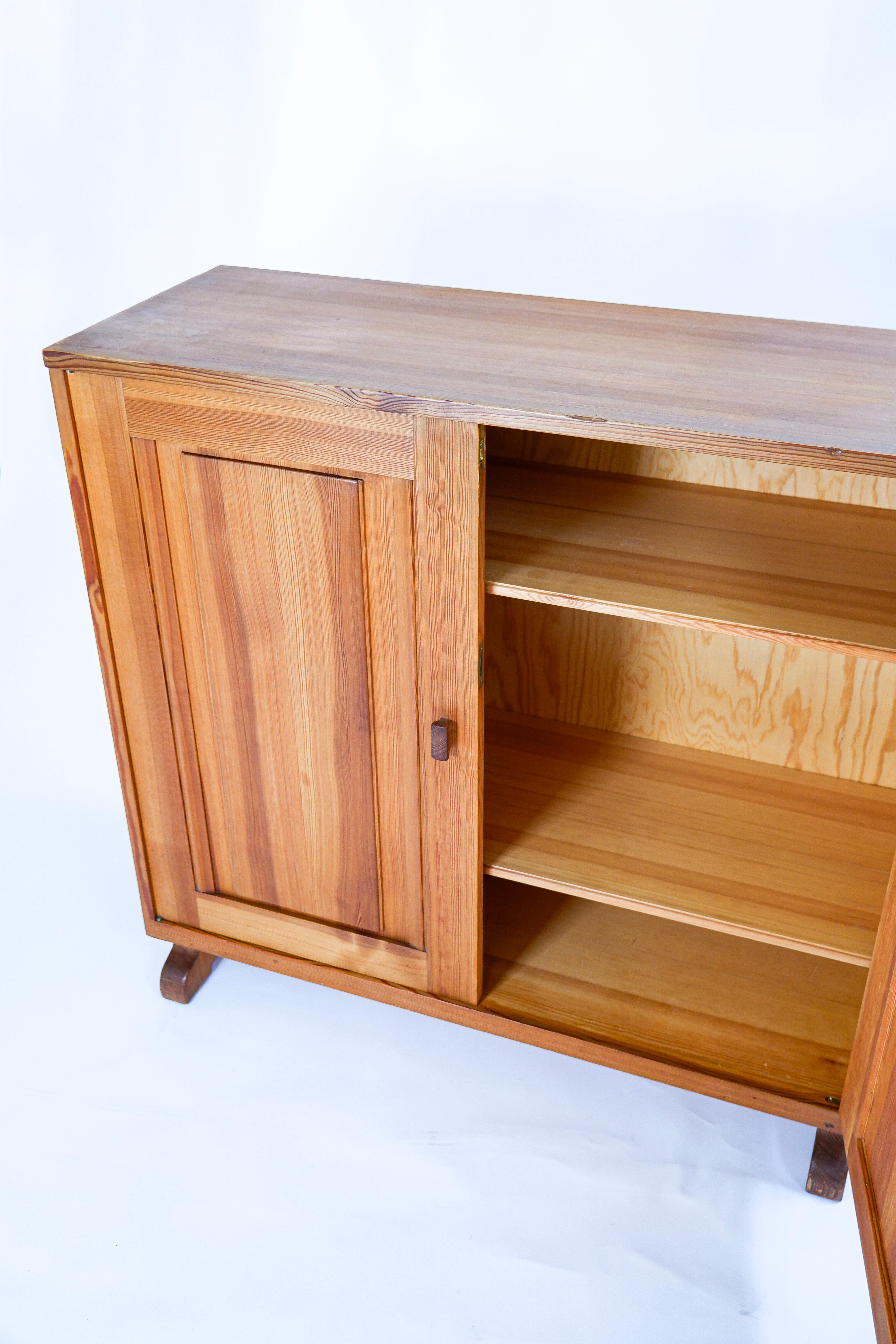 Carl Malmsten pine cabinet, circa 1950. For Sale 2