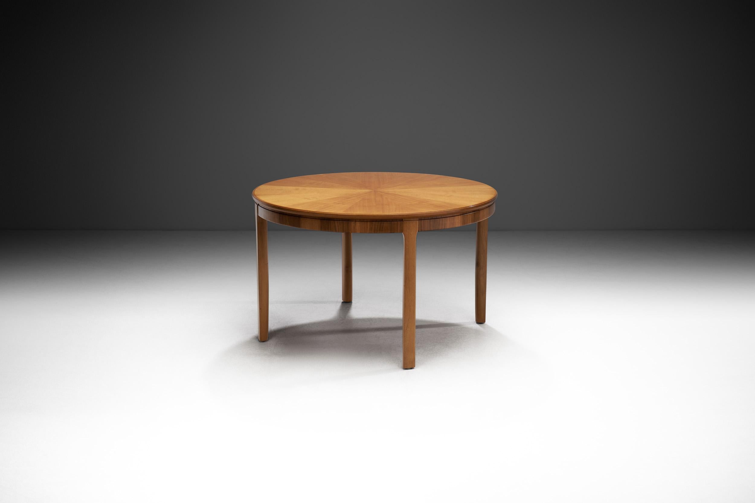 “All edges must be thoroughly broken”, Carl Malmsten often wrote in his drawings. It was nature that was his great source of inspiration and in nature there are hardly any sharp edges or corners. This “Samsas” table is one of the greatest examples