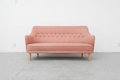 Carl Malmsten 'Samsas' Rosa Sofa für O.H. Sjögren