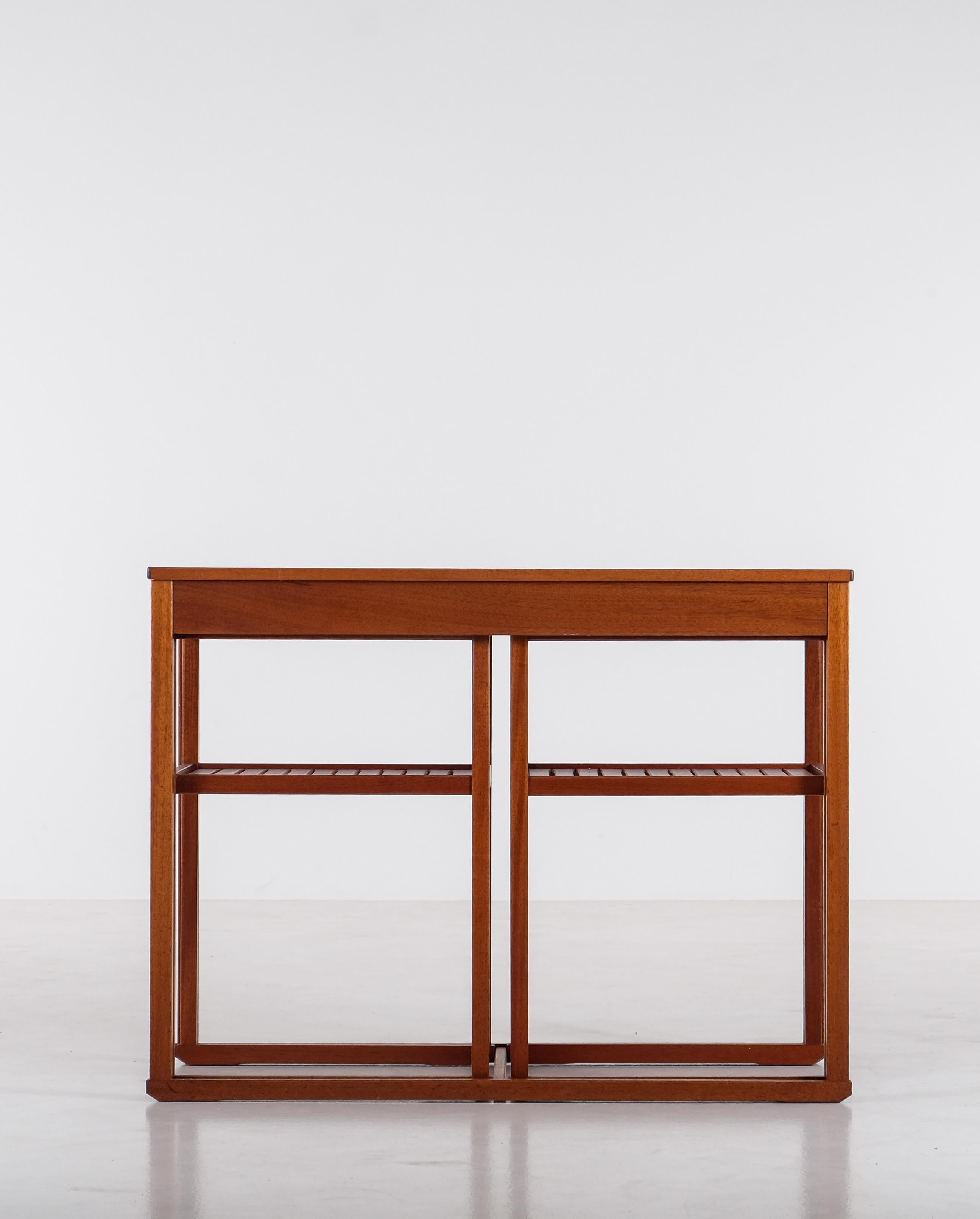 Carl Malmsten 'Släden' Schachteltische, 1960er Jahre im Zustand „Gut“ im Angebot in Stockholm, SE