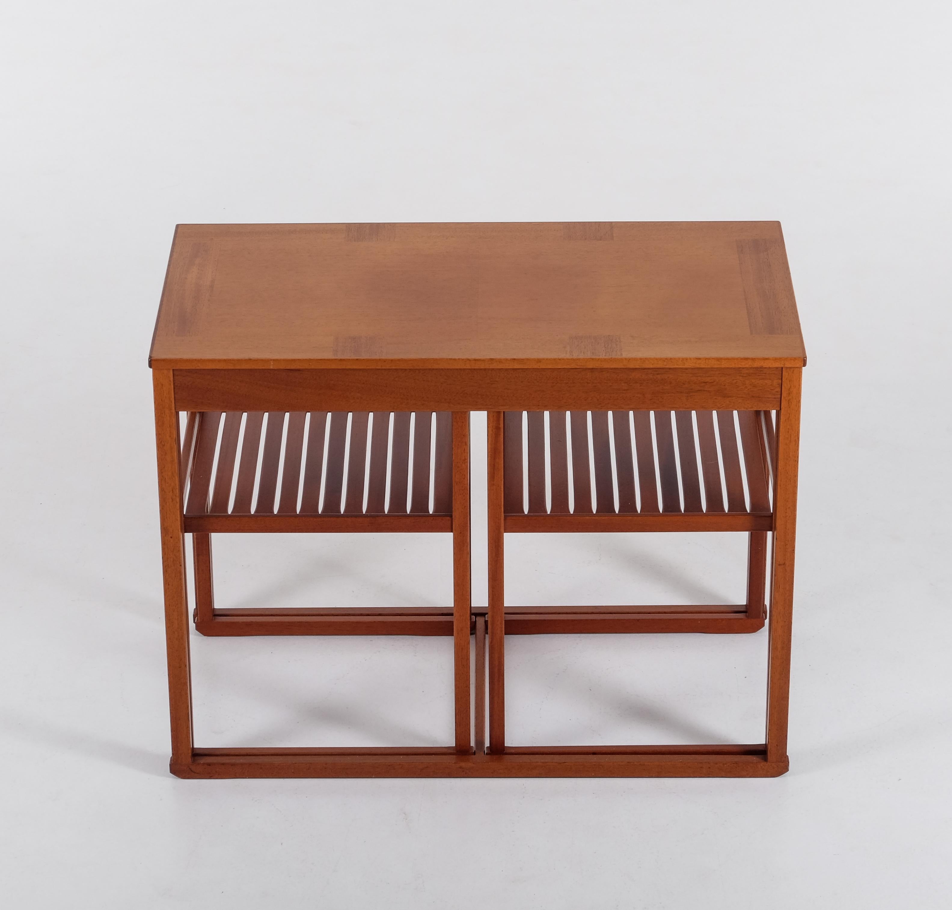 Carl Malmsten 'Släden' Schachteltische, 1960er Jahre (Mitte des 20. Jahrhunderts) im Angebot