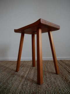 Carl Malmsten Tabouret en pin massif ( Visingsö )