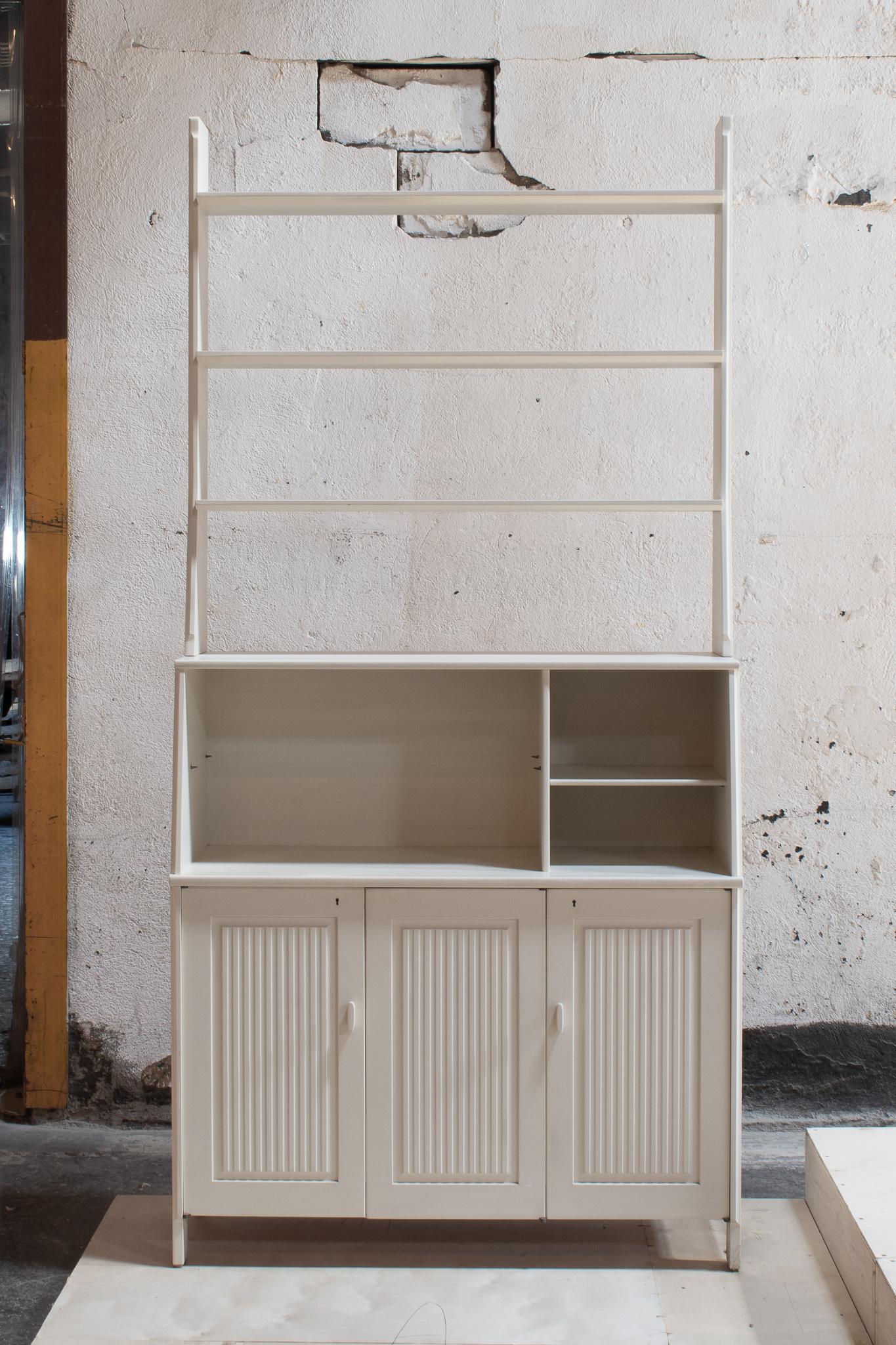 Scandinavo moderno Libreria moderna svedese con mobile contenitore di Carl Malmsten 