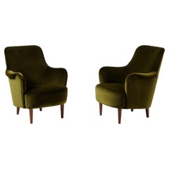 Carl Malmsten Vintage 1950s Samsas Chairs in Moss Green Velvet (Chaises Samsas en velours vert mousse)
