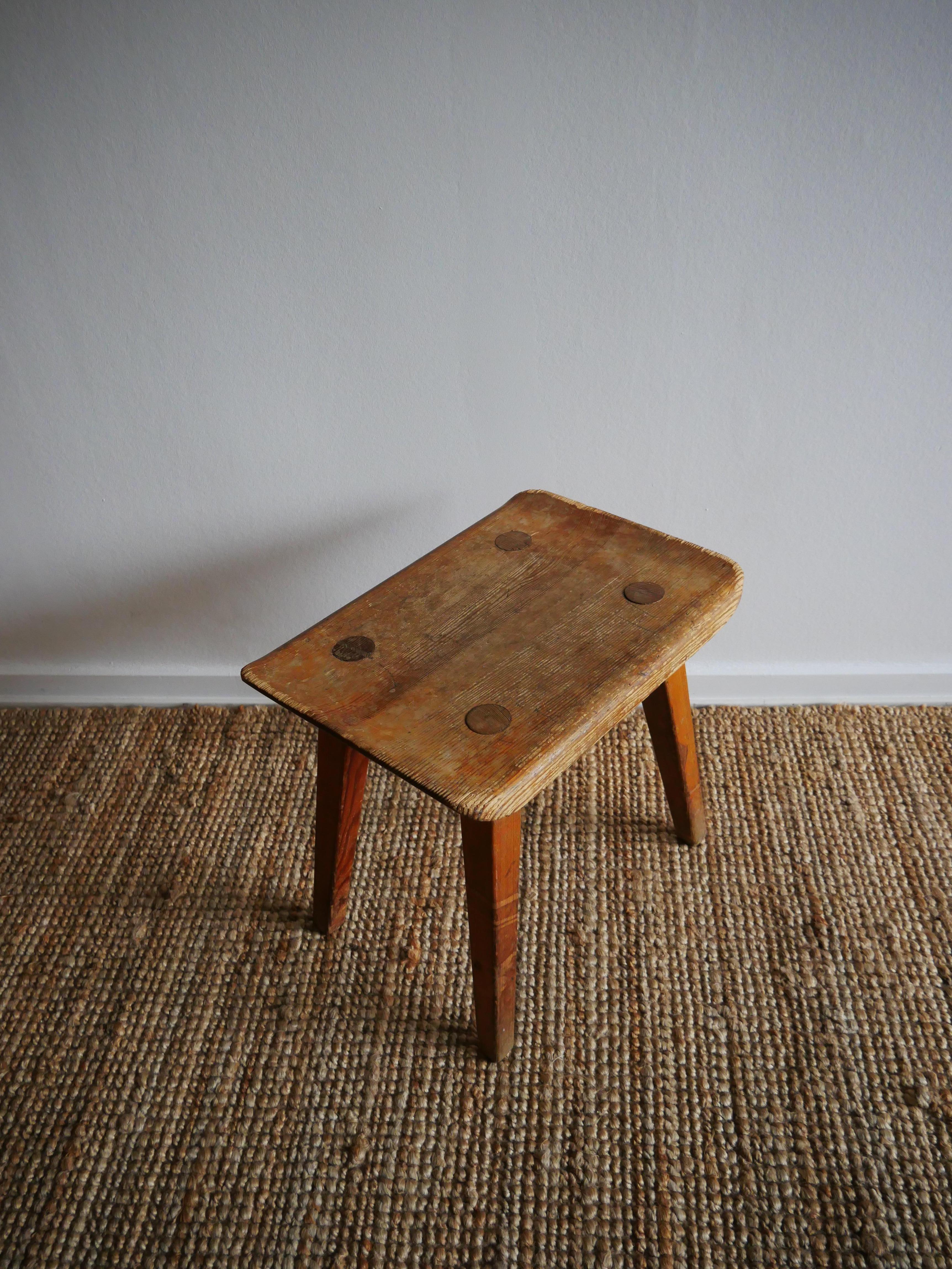 Carl Malmsten Visingsö Stool, Waggeryds Möbelfabriken, Sweden, 1960s In Good Condition For Sale In Farsta, SE