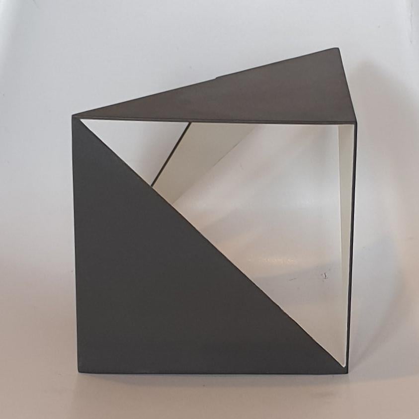 Carl Möller Abstract Sculpture - Steel 77 - contemporary modern abstract geometric sculpture