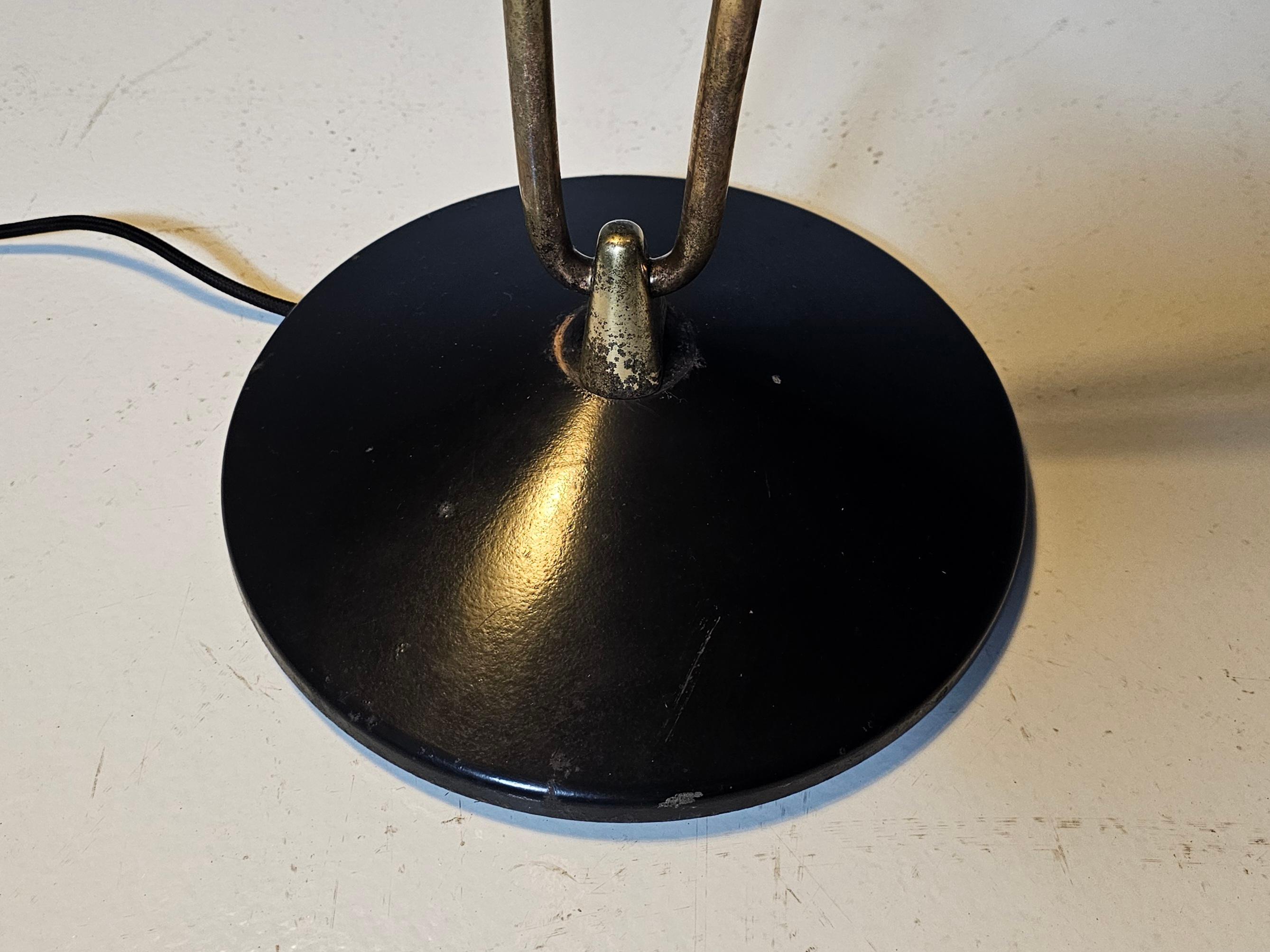 Métal Lampadaire Carl Moore en laiton pour BAG Turgi, années 1950 en vente