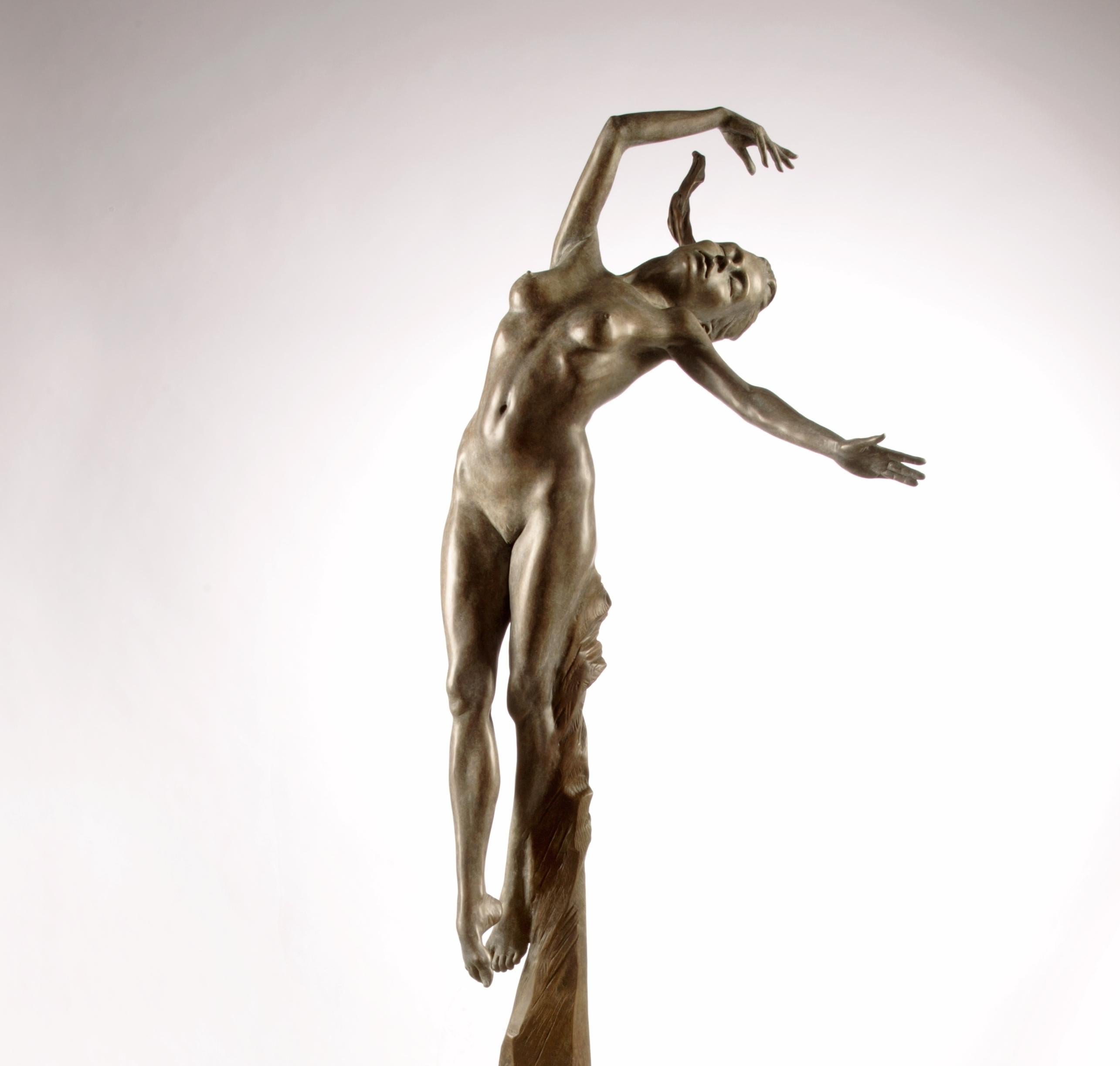 Nu contemporain, sculpture figurative en bronze Athéna - La déesse de la sagesse en vente 1