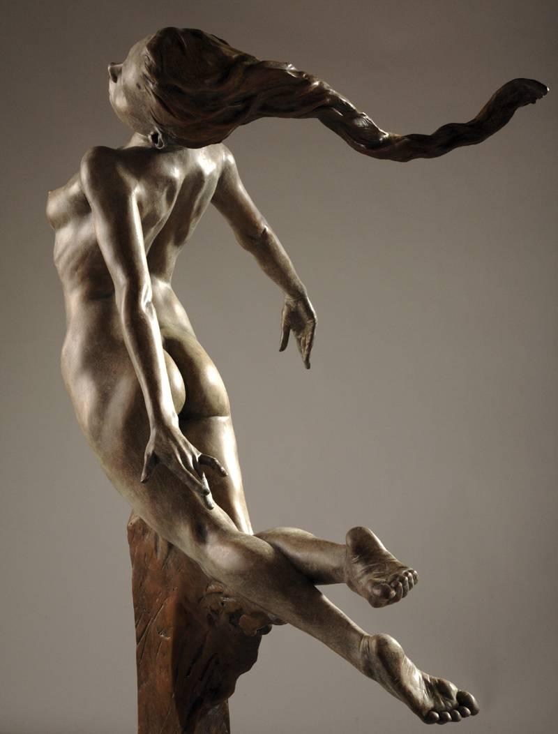 Bronze sculpture 'Atlanta' a virgin huntress in Ancient Greek Mythology - Sculpture by Carl Payne