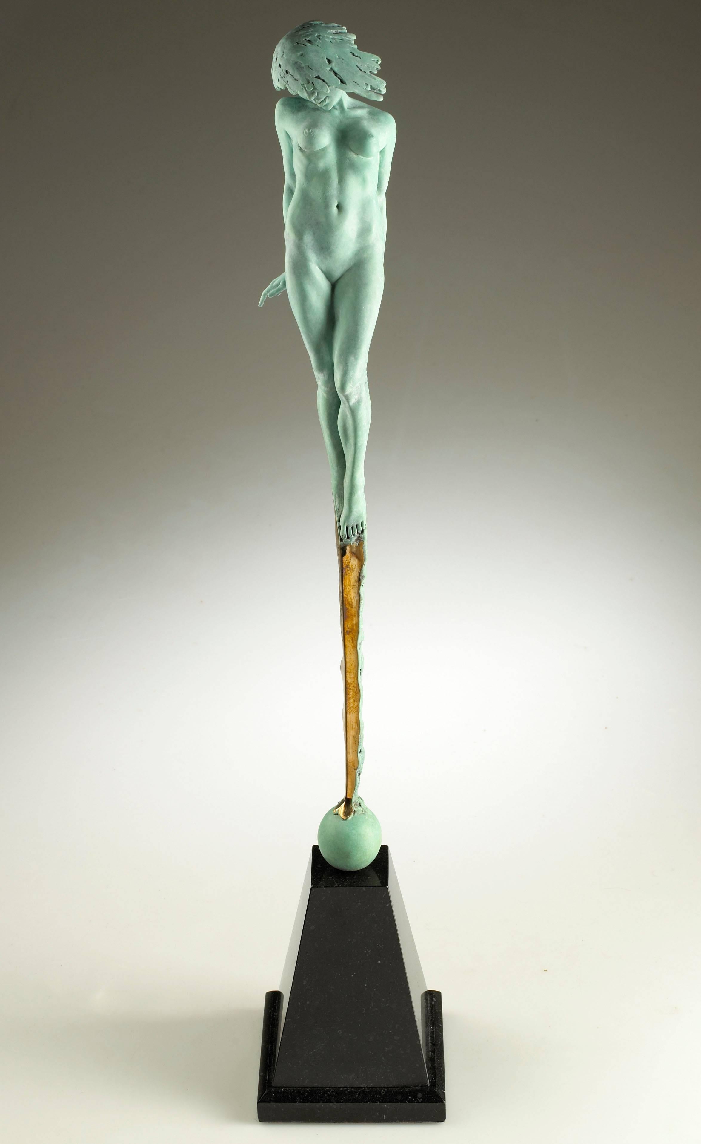 Nude Sculpture di Carl Payne - Scultura figurativa contemporanea in bronzo nudo 'Le Pucelle', donna, dea