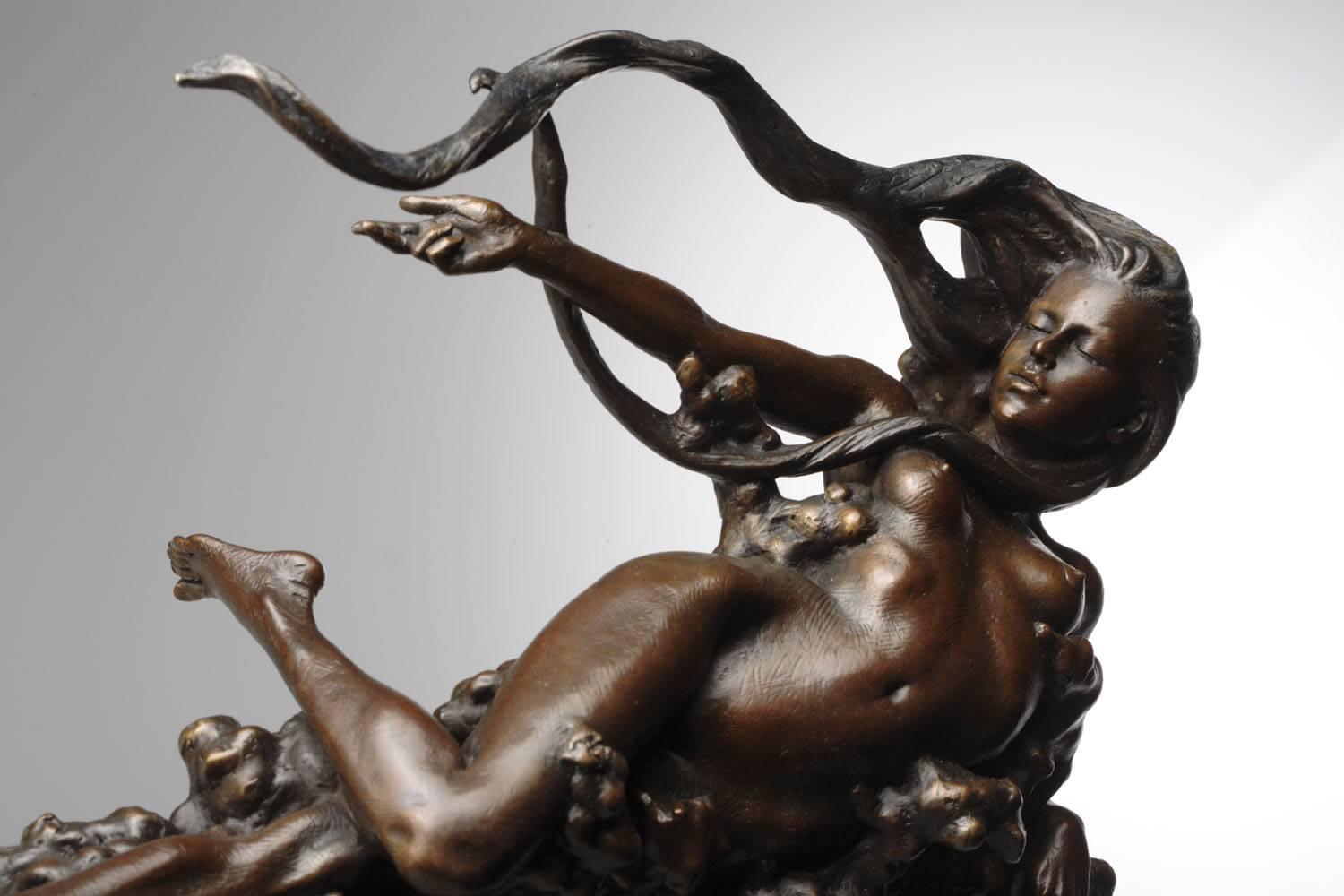 Sculpture figurative en bronze d'un nu « Morning Glory » de Carl Payne en vente 1