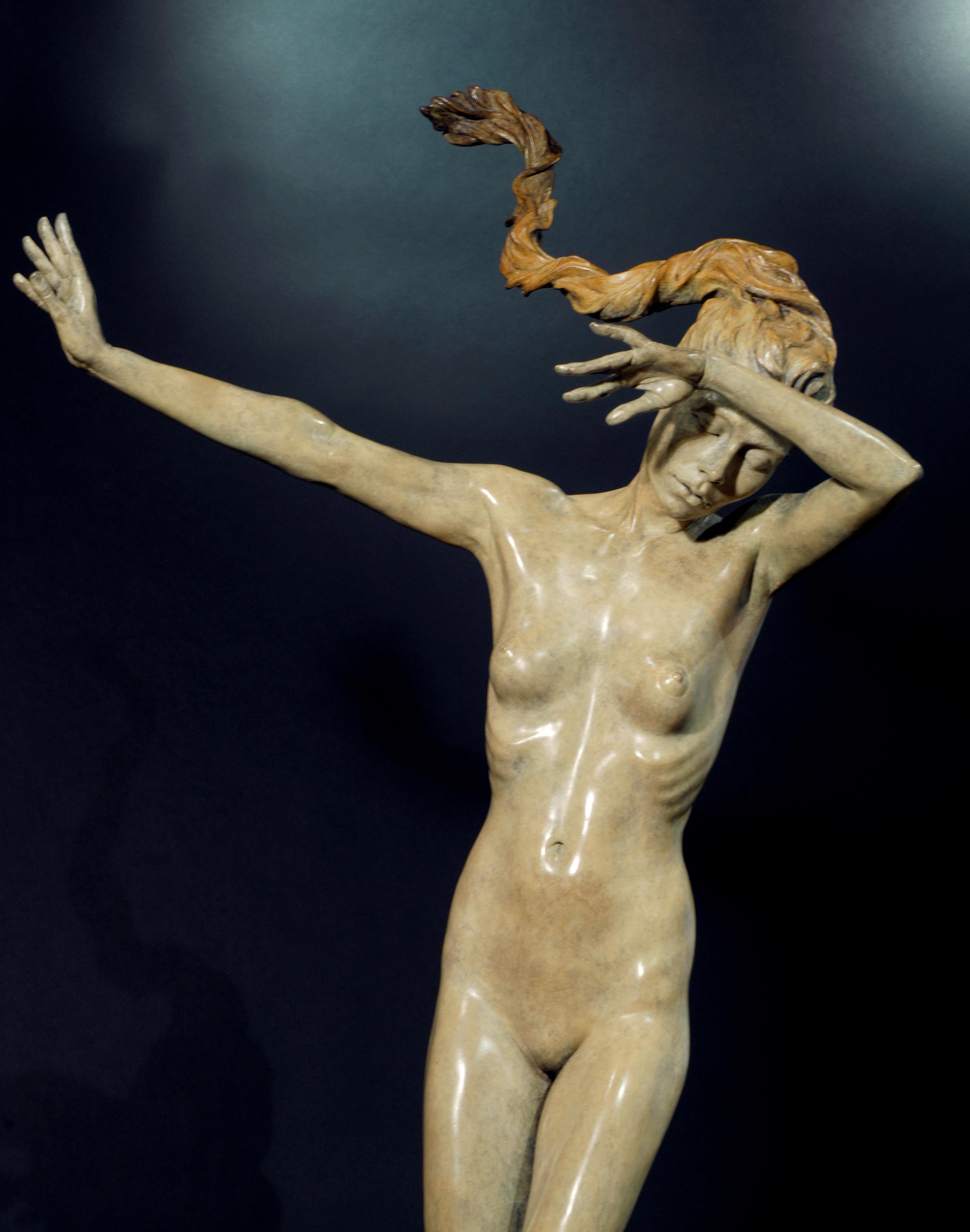 Bronzeskulptur „Siren“ in Halblebengröße, Göttin der Song, graue Mythologie  – Sculpture von Carl Payne