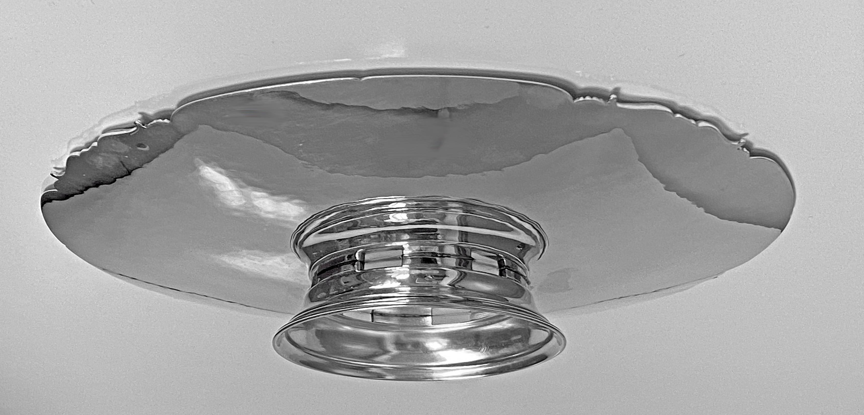 20ième siècle Plat Tazza en argent sterling de Carl Poul Petersen, Montréal, vers 1940