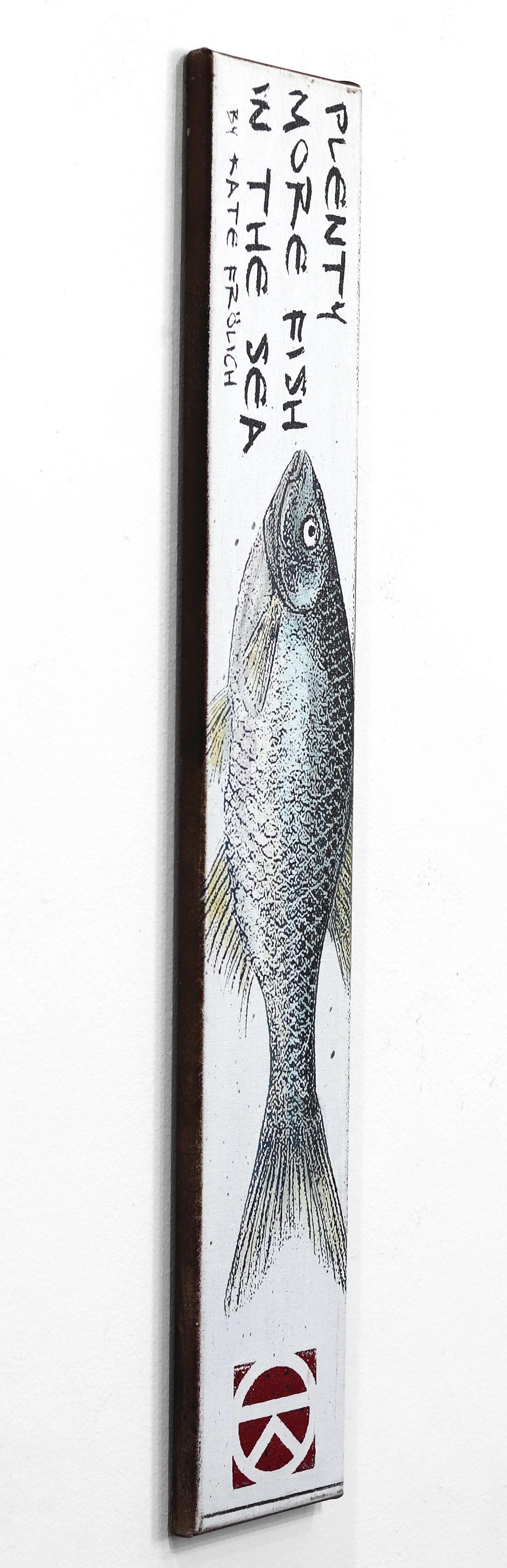 Plenty More Fish - Nature morte aquatique originale monochrome sur toile - Noir Still-Life Painting par Carl Smith