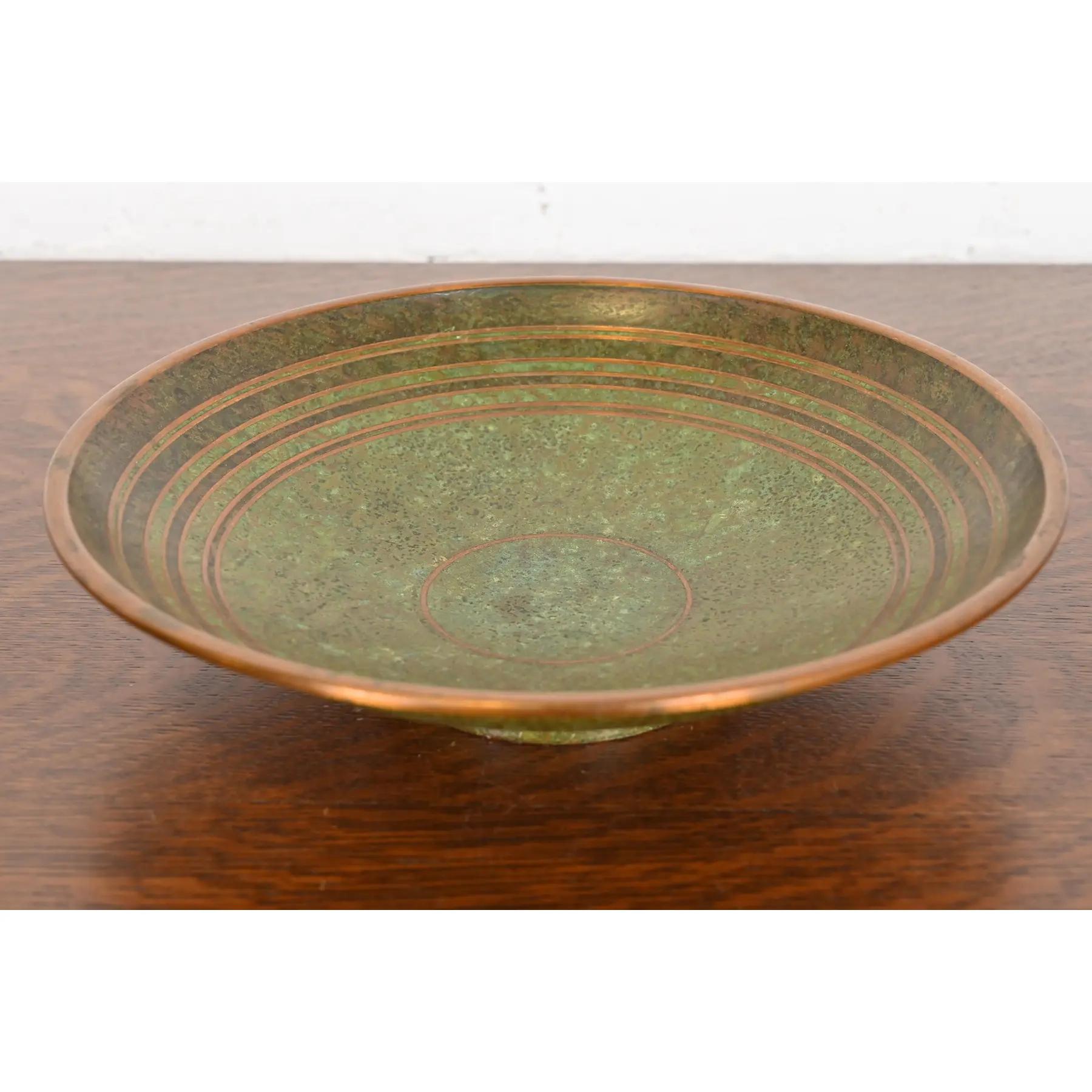 Arts and Crafts Carl Sorensen Art Deco Verdigris Bronze Footed Centerpiece Bowl or Fruit Bowl en vente