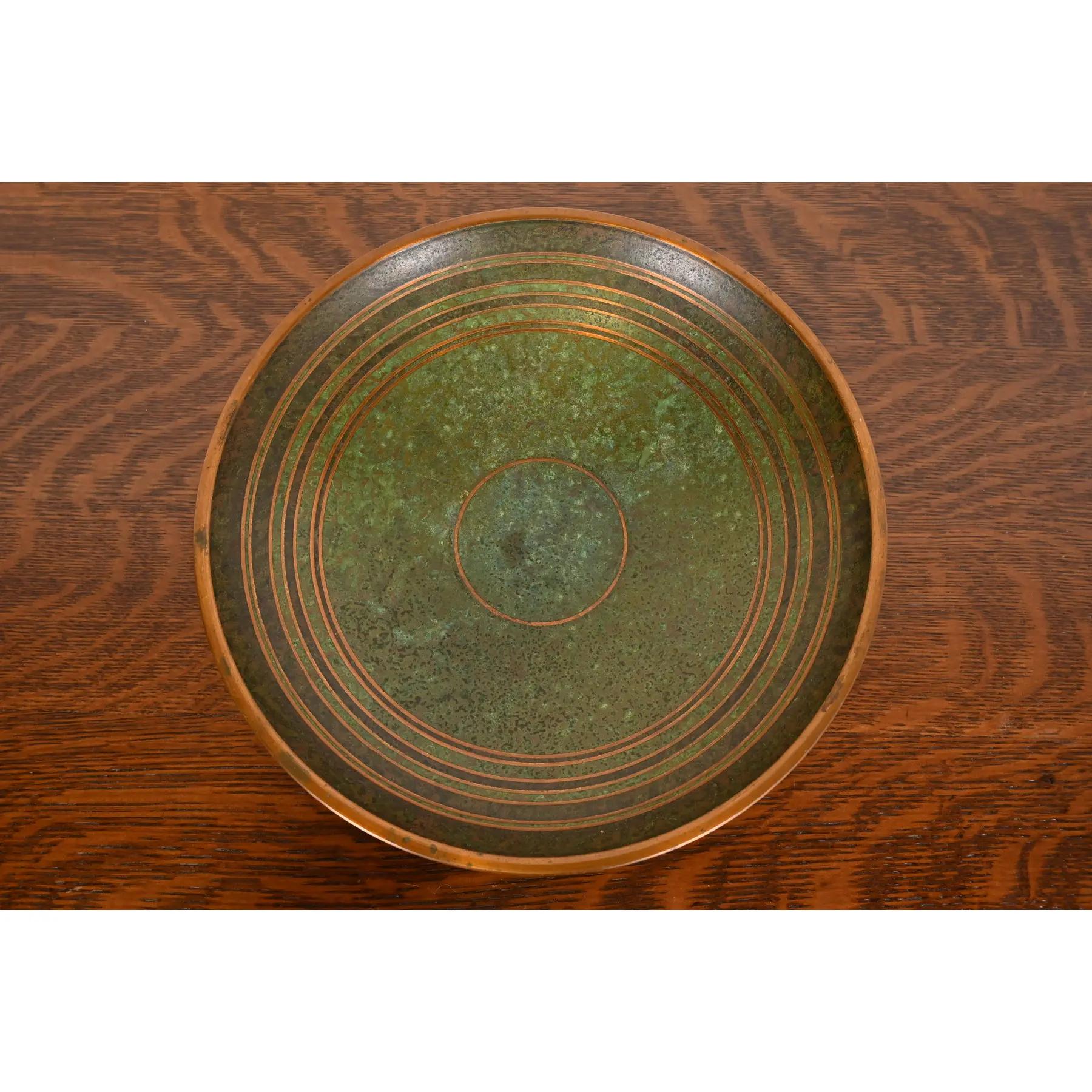 Américain Carl Sorensen Art Deco Verdigris Bronze Footed Centerpiece Bowl or Fruit Bowl en vente