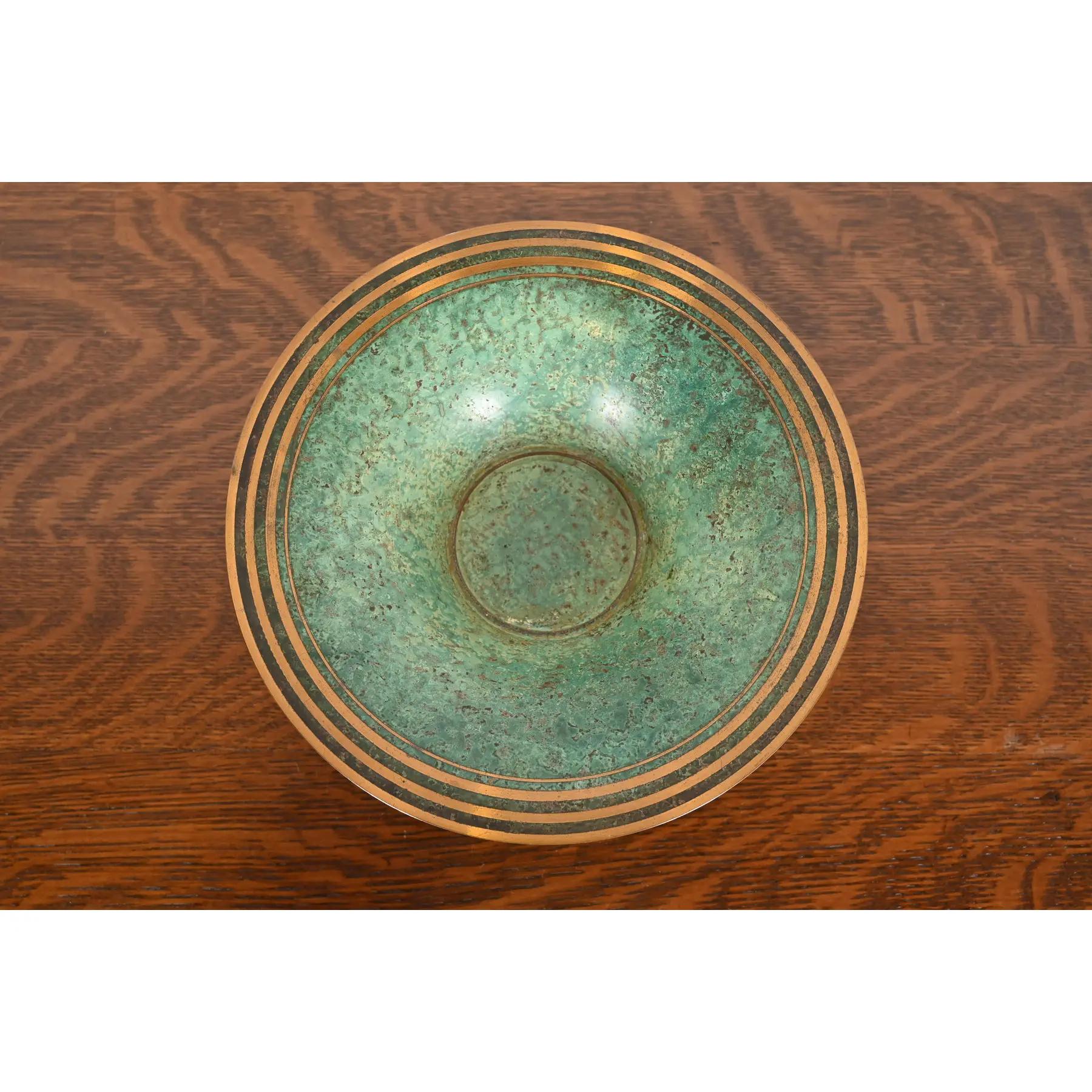 Américain Carl Sorensen Art Deco Verdigris Bronze Footed Centerpiece Bowl or Fruit Bowl en vente
