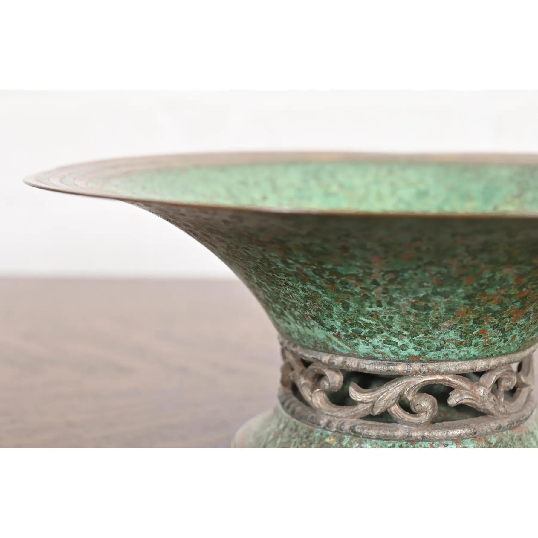 Carl Sorensen Art Deco Verdigris Bronze Footed Centerpiece Bowl or Fruit Bowl Bon état - En vente à South Bend, IN