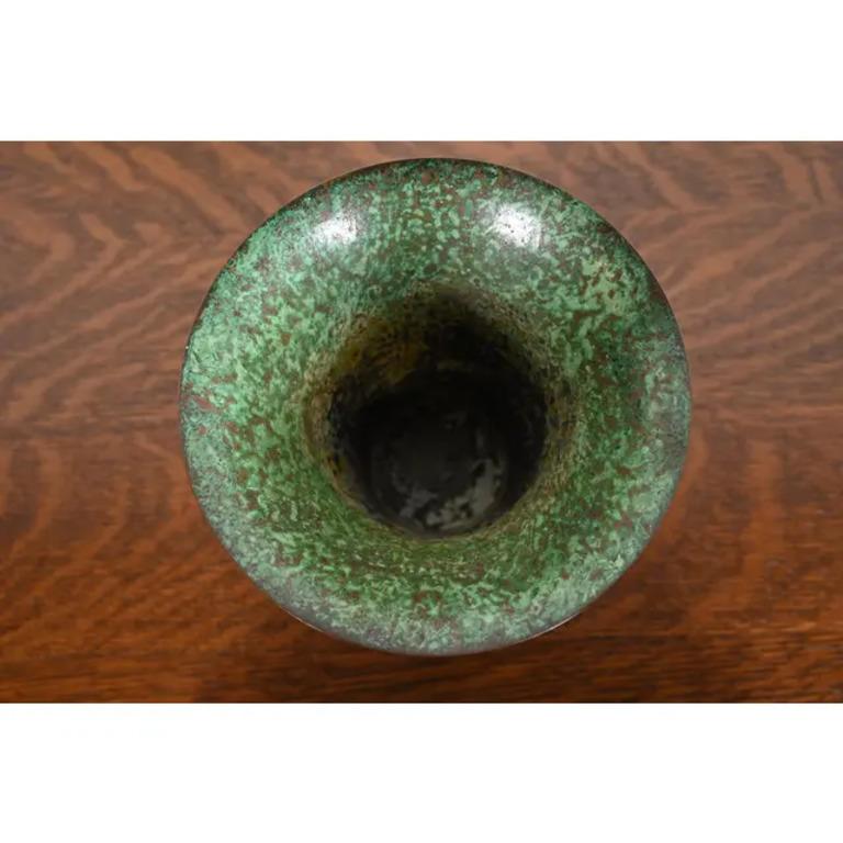 XX secolo Vaso a tromba in bronzo verdastro Art Déco Carl Sorensen in vendita