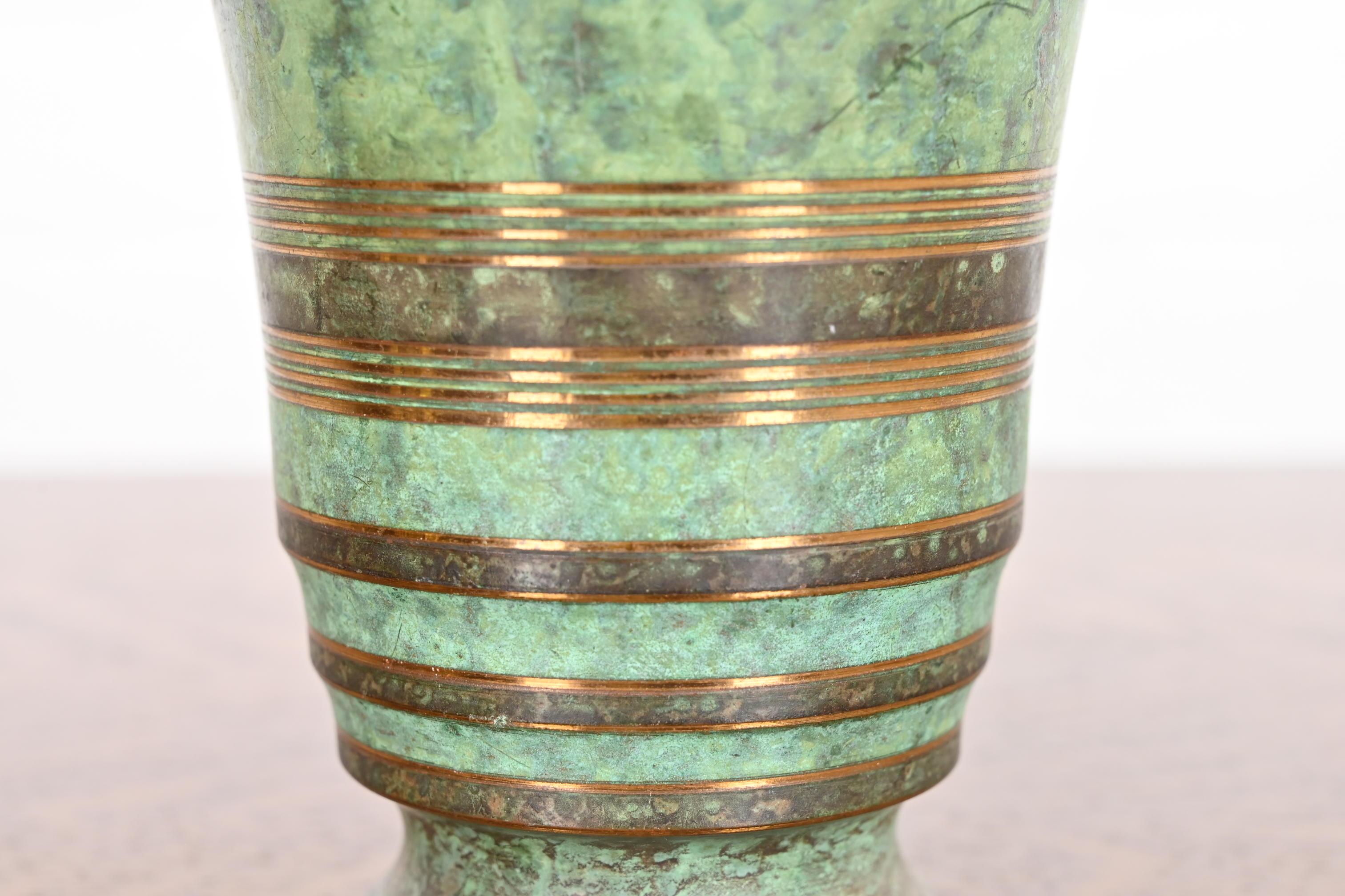 20ième siècle Carl Sorensen Art Deco Vase en bronze vert-de-gris, début du 20e siècle en vente