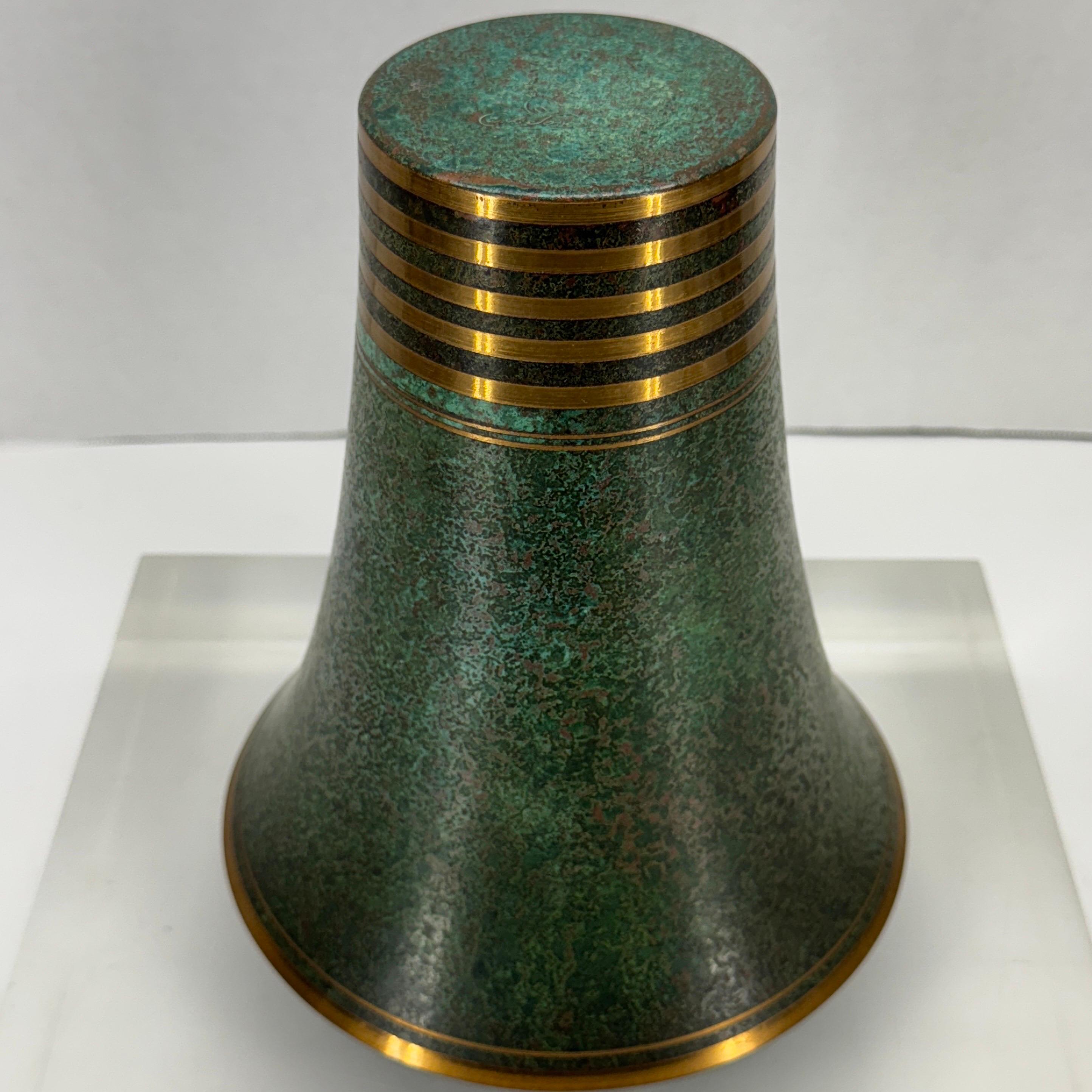 Americano Vaso in bronzo patinato Carl Sorensen Firmato in vendita