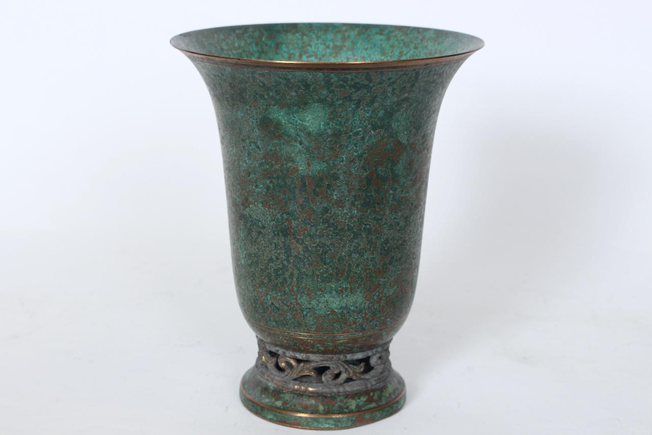 Art Déco Vaso a tromba in bronzo di Carl Sorensen, anni '20, tonalità Verdigris in vendita