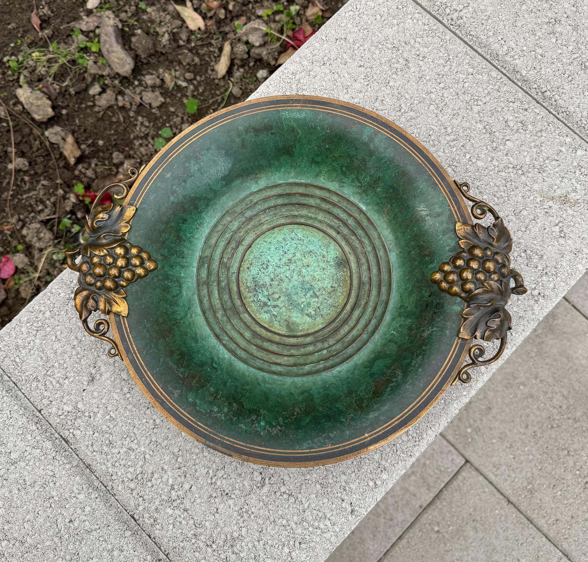 Ciotola in bronzo con finitura Verdigris di Carl Sorensen, Stati Uniti, 1930 circa.  Bellissima patina verde verdognola.  Firmato in basso.  