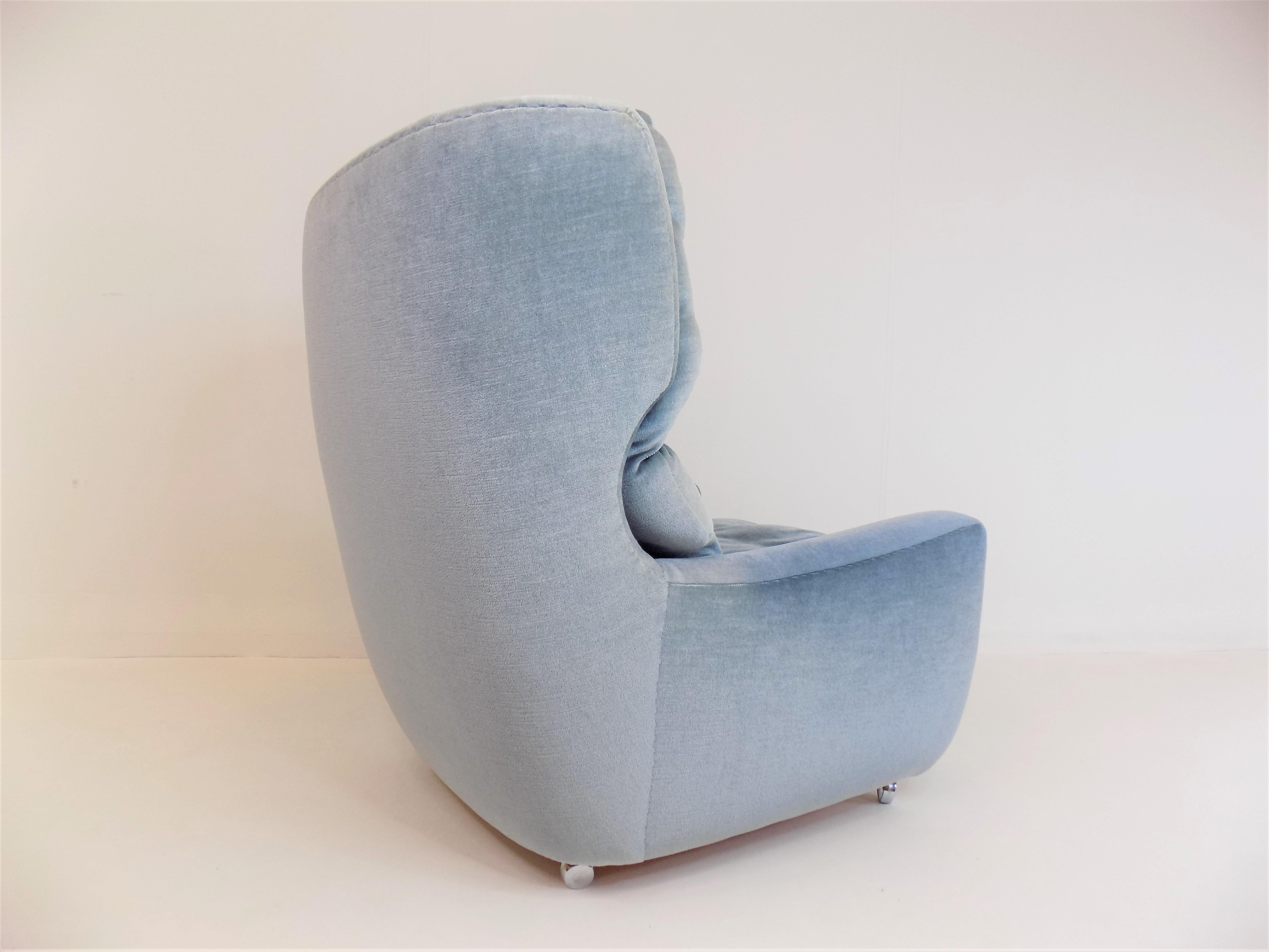 Carl Straub Set of 2 Mohair Armchairs Ice Blue For Sale 5
