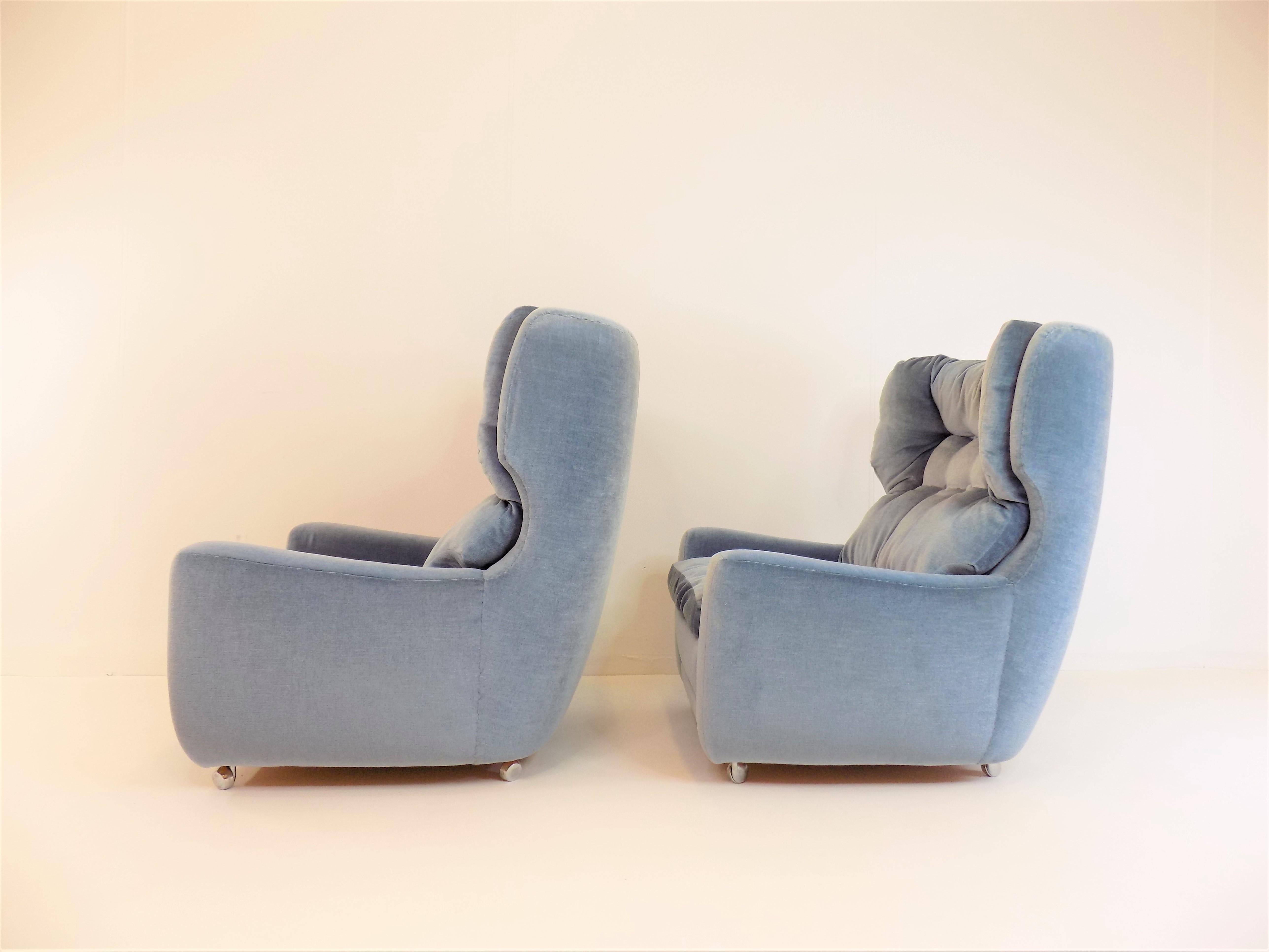 Carl Straub Set of 2 Mohair Armchairs Ice Blue For Sale 9