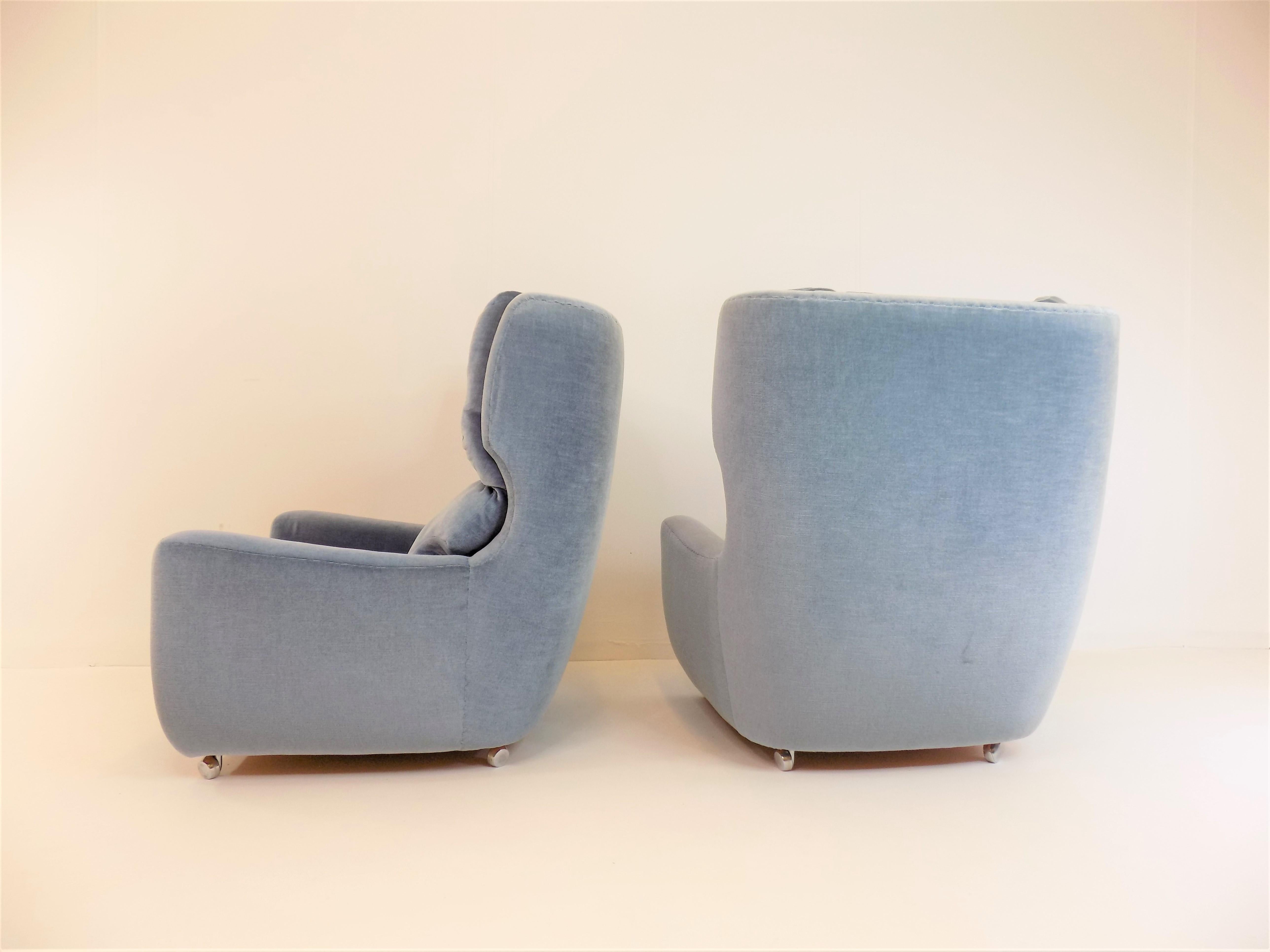 Carl Straub Set of 2 Mohair Armchairs Ice Blue For Sale 11