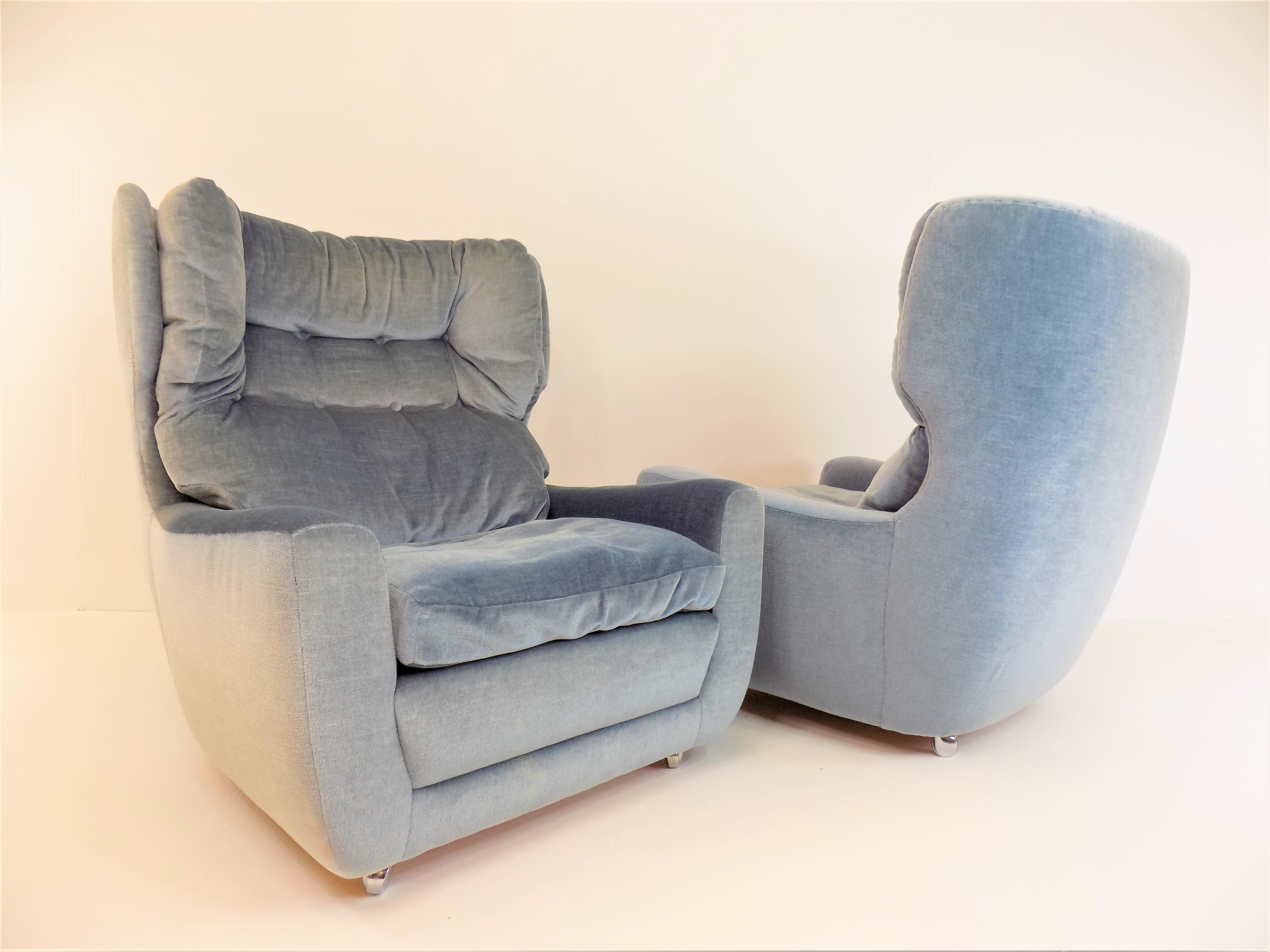 Carl Straub Set of 2 Mohair Armchairs Ice Blue For Sale 2