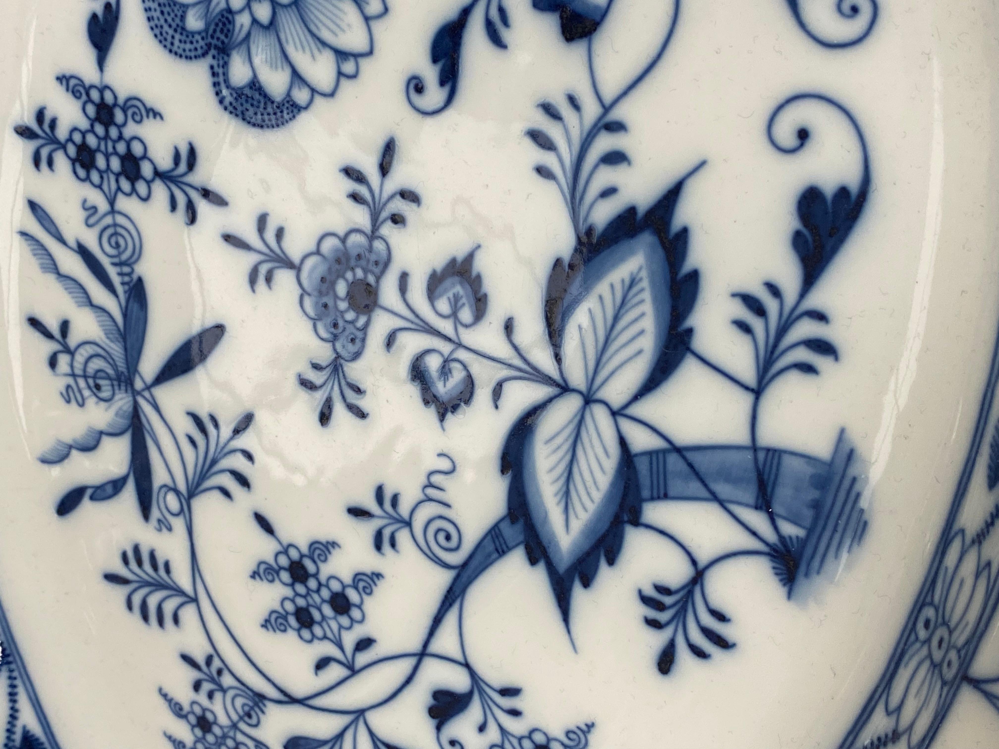 German Carl Teichert, Meissen Porcelain Blue Onion Platter, circa 1880s For Sale