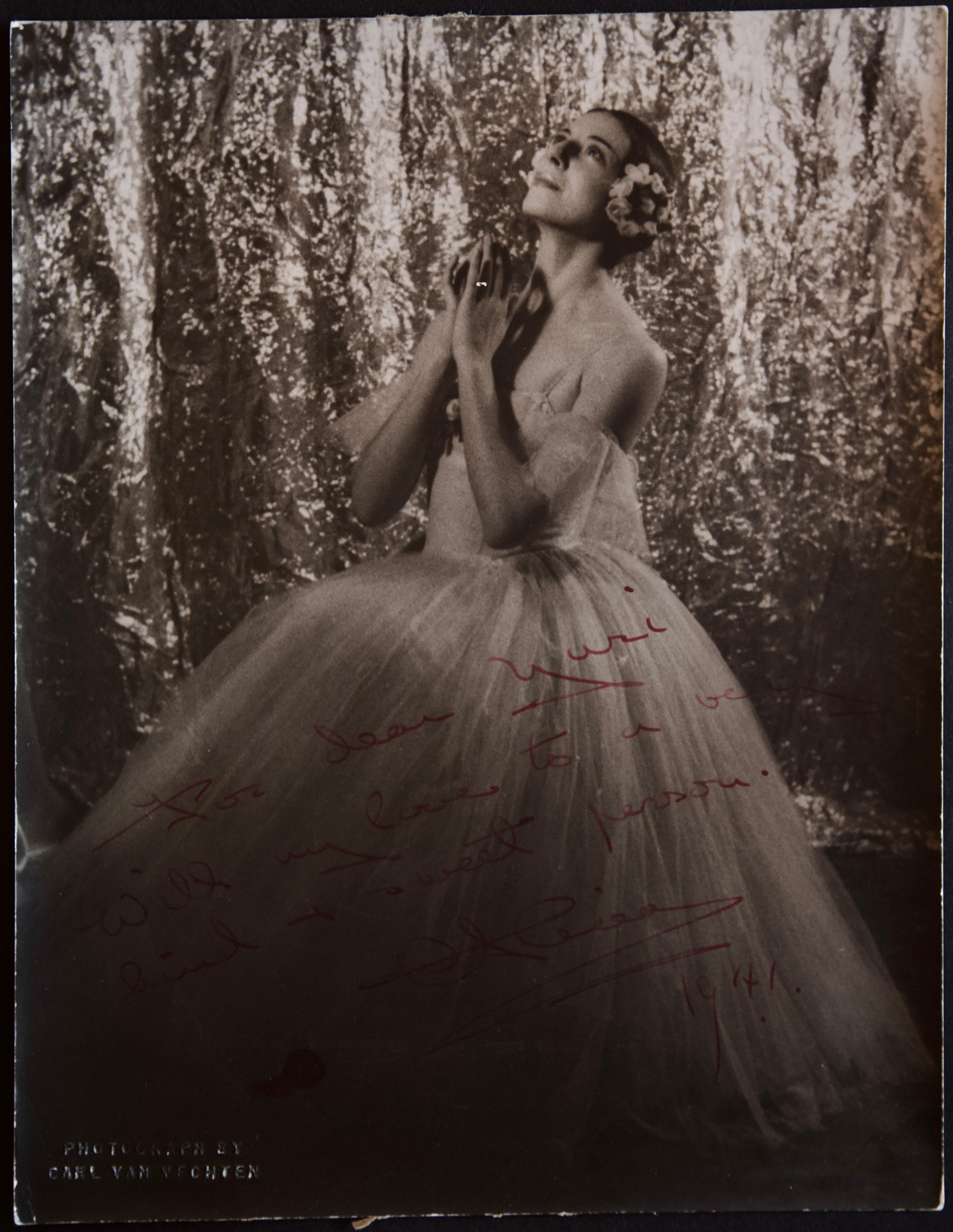 CARL VAN VECHTEN PHOTOGRAPH OF BALLERINA ALICIA MARKOVA AUTOGRAPHED 1941 - Photograph by Carl Van Vechten