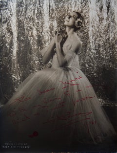CARL VAN VECHTEN PHOTOGRAPH OF BALLERINA ALICIA MARKOVA AUTOGRAPHED 1941