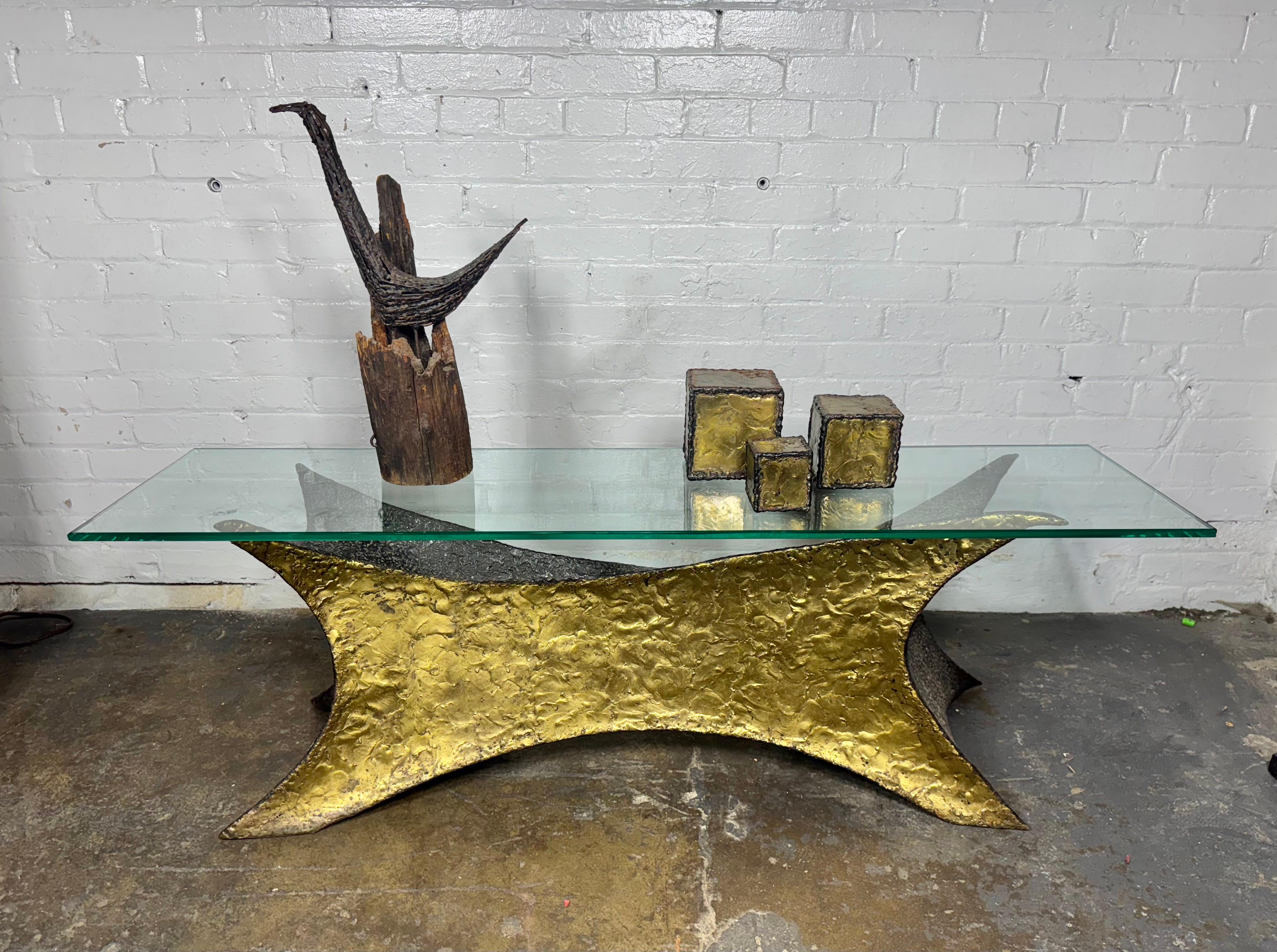 Offered is a wonderful metal art sculpture / coffee / cocktail table by well known Rochester NY sculpture Carl Zollo (1928-2009).Born November 10, 1928, Carl Zollo was a native Rochestarian and the son of Italian immigrants. A graduate of RIT, he