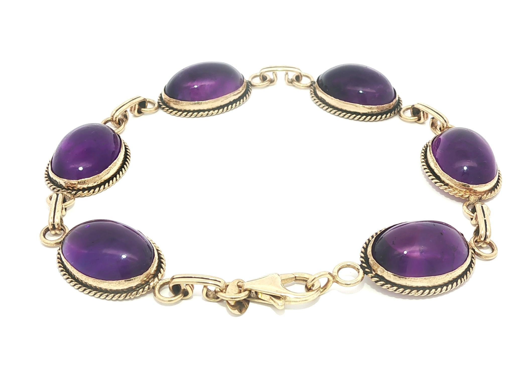 Taille cabochon Carla Bracelet en or jaune 14k avec cabochon d'améthyste et fil torsadé en vente
