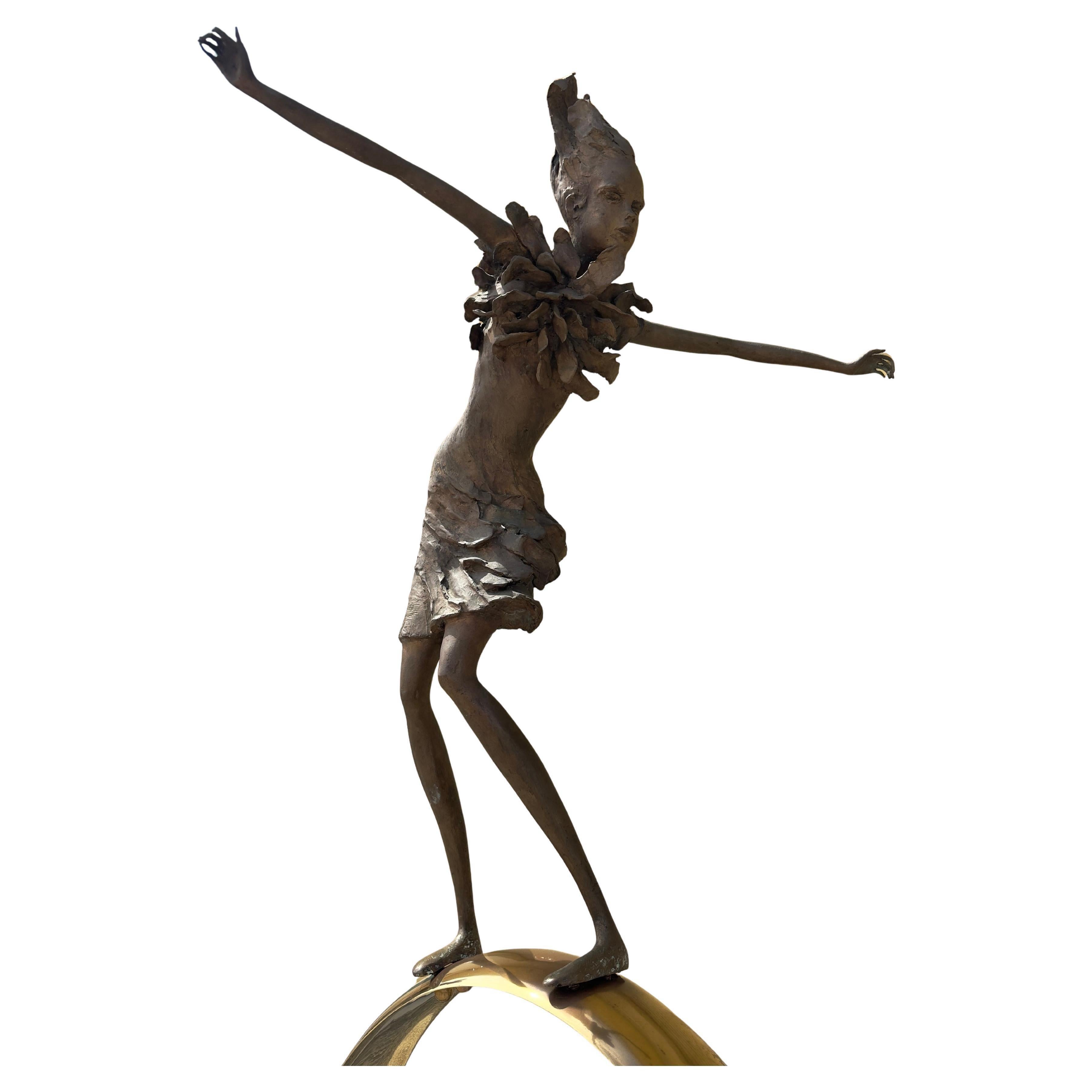 Scultura in bronzo di grandi dimensioni senza titolo di quattro ragazze giocose in vendita 5