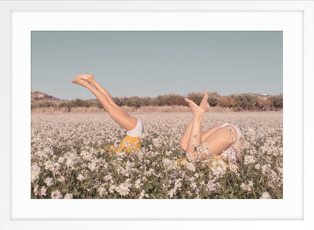 A PROPOS DE L'ARTISTE : Carla Sutera Sardo est née à Agrigente en 1983. Elle a étudié le droit et obtenu son diplôme en 2011. Au cours de sa carrière universitaire, elle s'est intéressée à la photographie et a commencé son parcours photographique en
