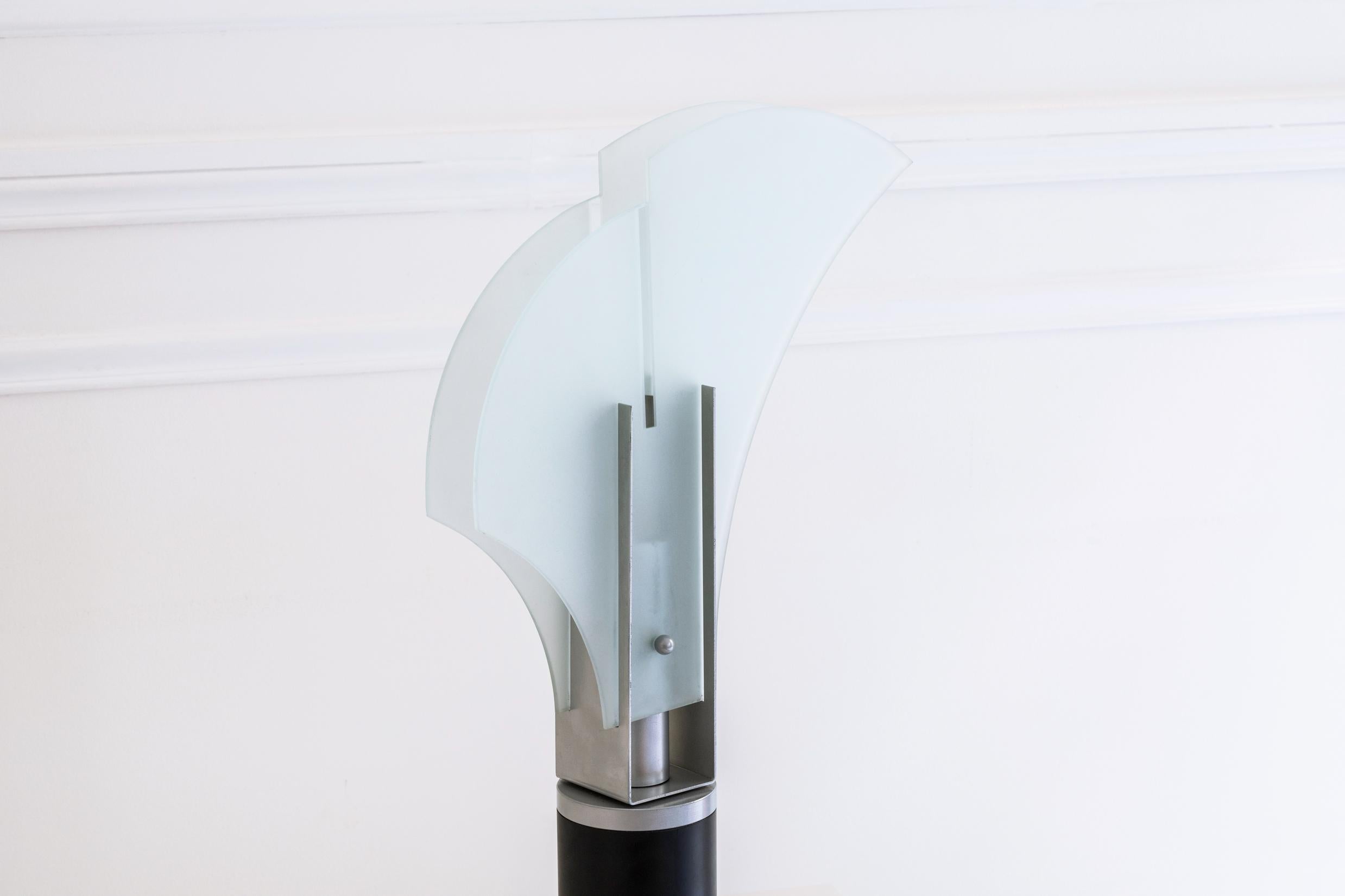 Carla Venosta, italienisches Design, ikonische Mezzo Alfiere-Glas-Tischlampe, 1960er Jahre im Zustand „Gut“ im Angebot in London, GB